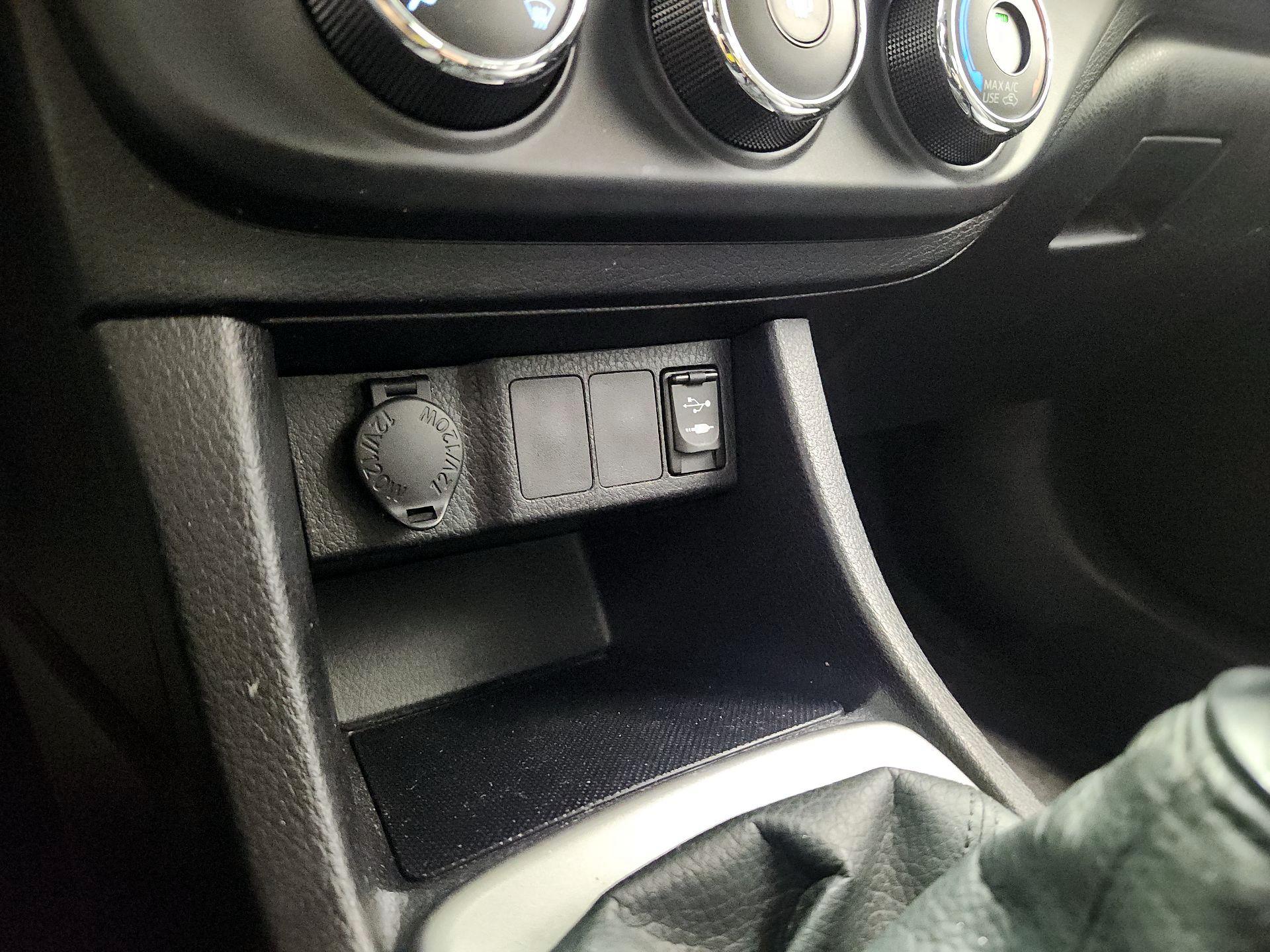 Thumbnail: 2014 Toyota Corolla - 17