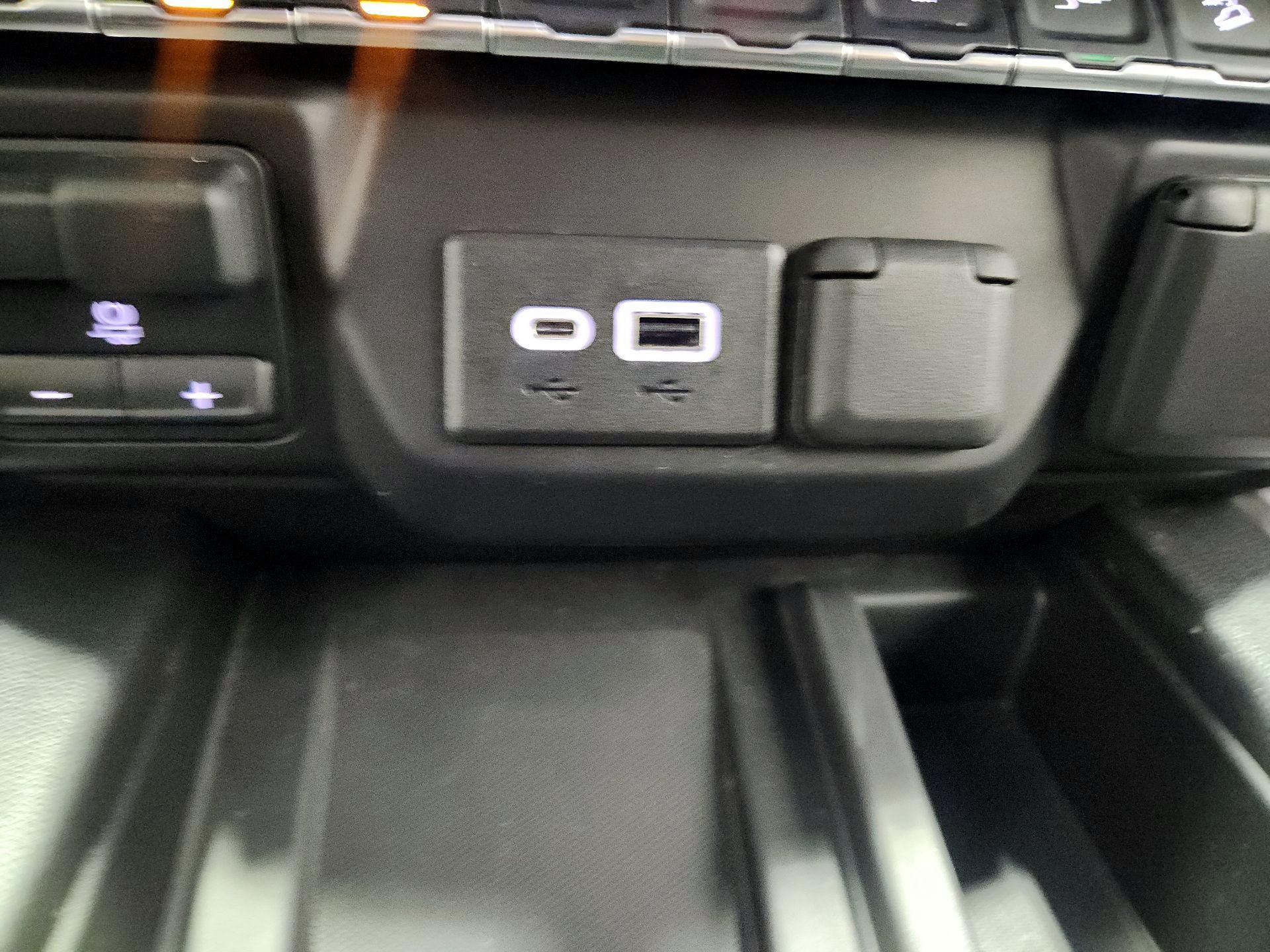 Thumbnail: 2022 GMC Sierra 2500 - 18