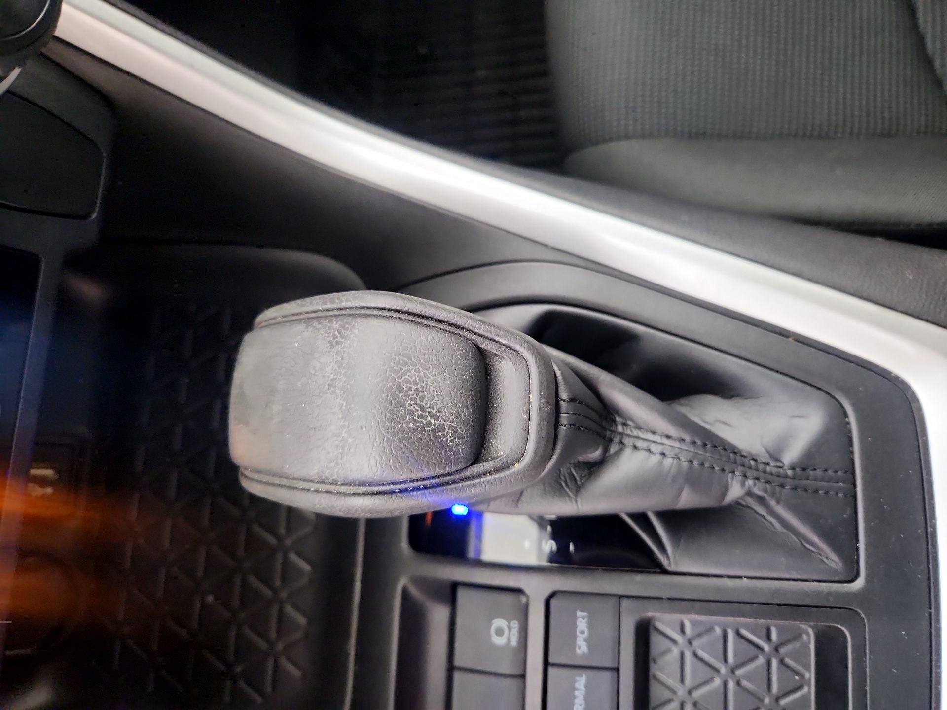 Thumbnail: 2023 Toyota RAV4 - 15