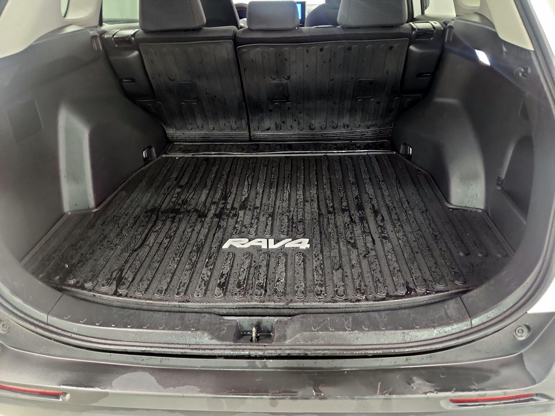 Thumbnail: 2023 Toyota RAV4 - 18