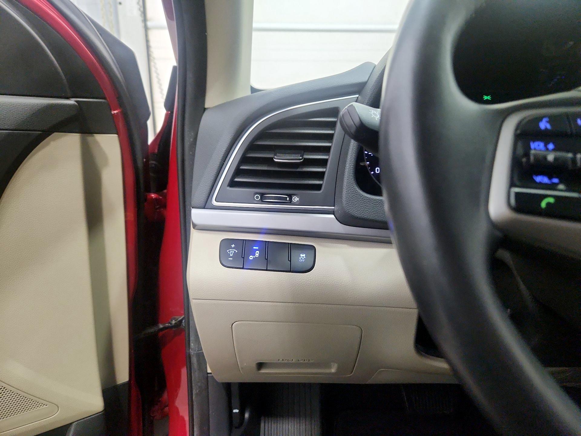 Thumbnail: 2017 Hyundai Elantra - 13