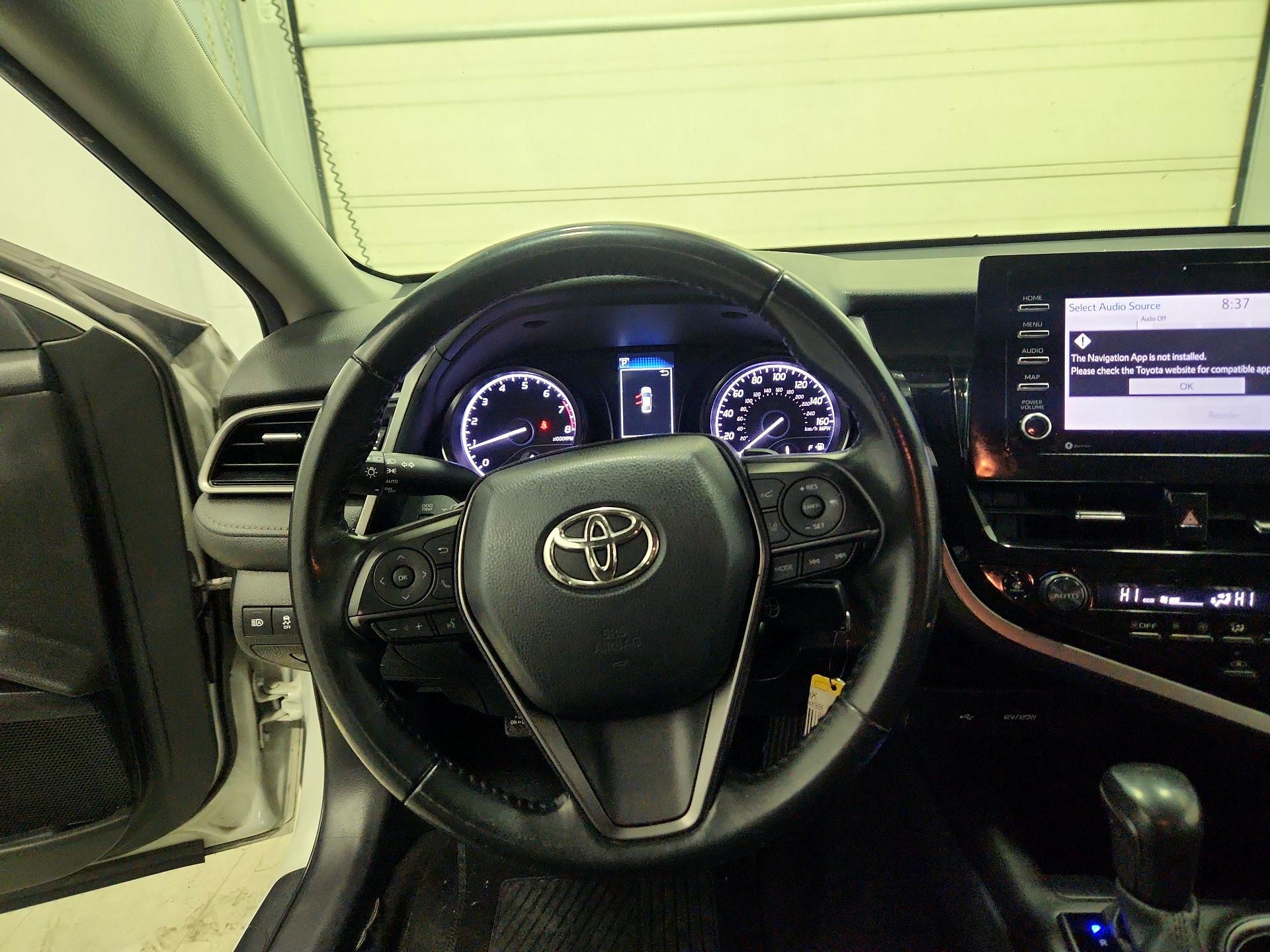 Thumbnail: 2022 Toyota Camry - 10