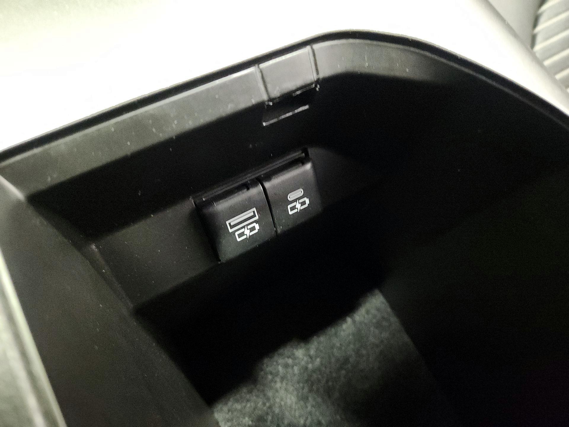 Thumbnail: 2022 Toyota Camry - 18