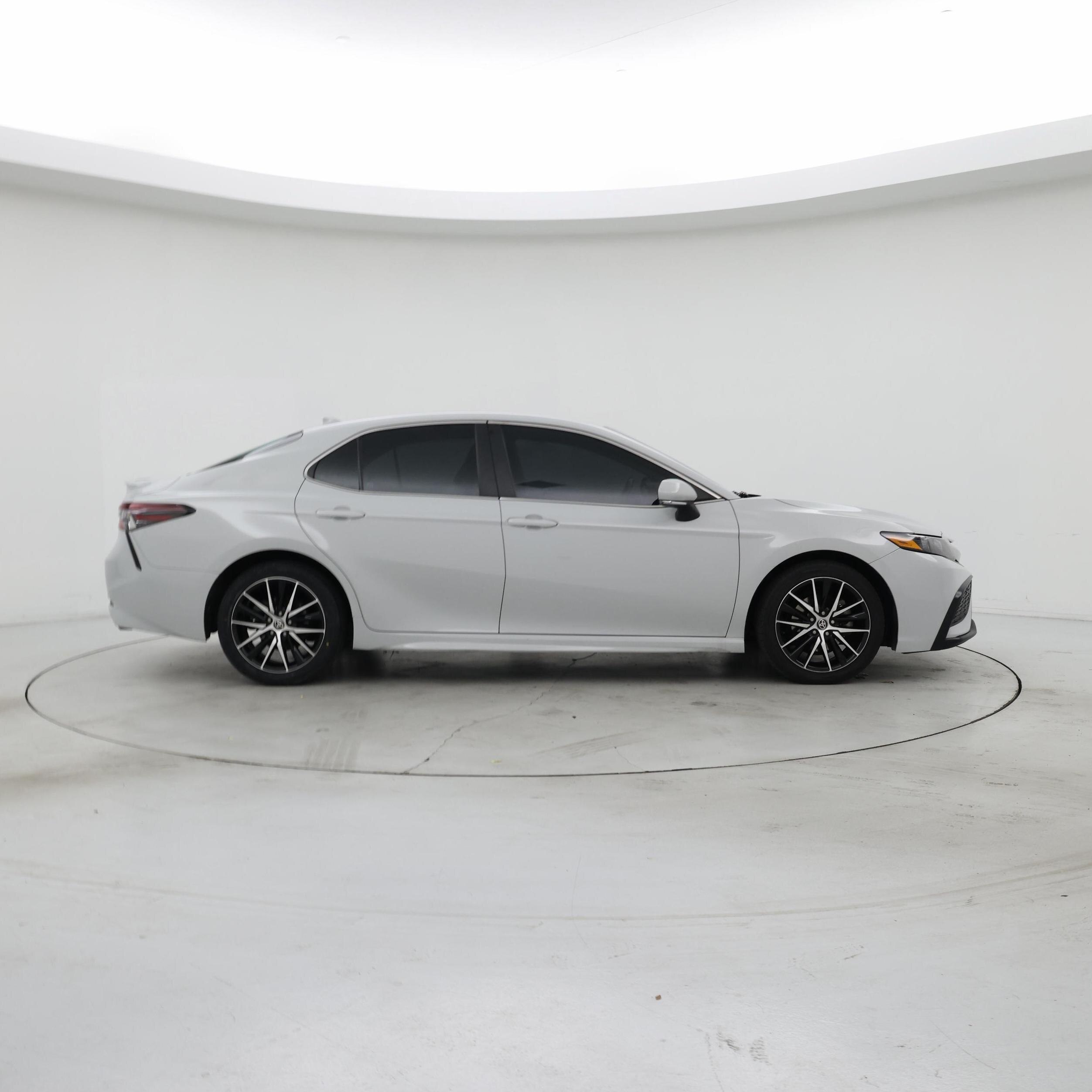 Thumbnail: 2022 Toyota Camry - 7