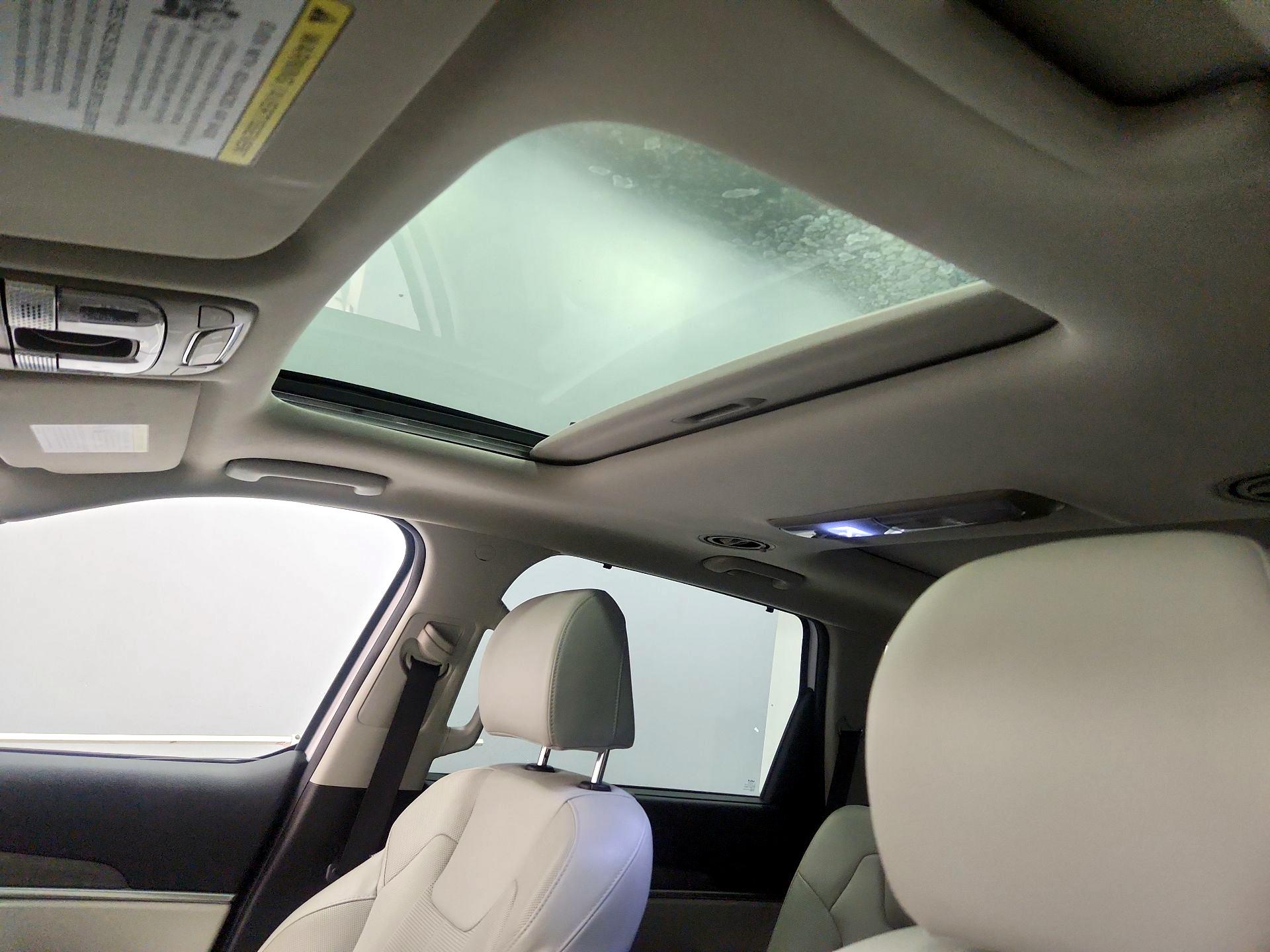 Thumbnail: 2022 Kia Telluride - 20