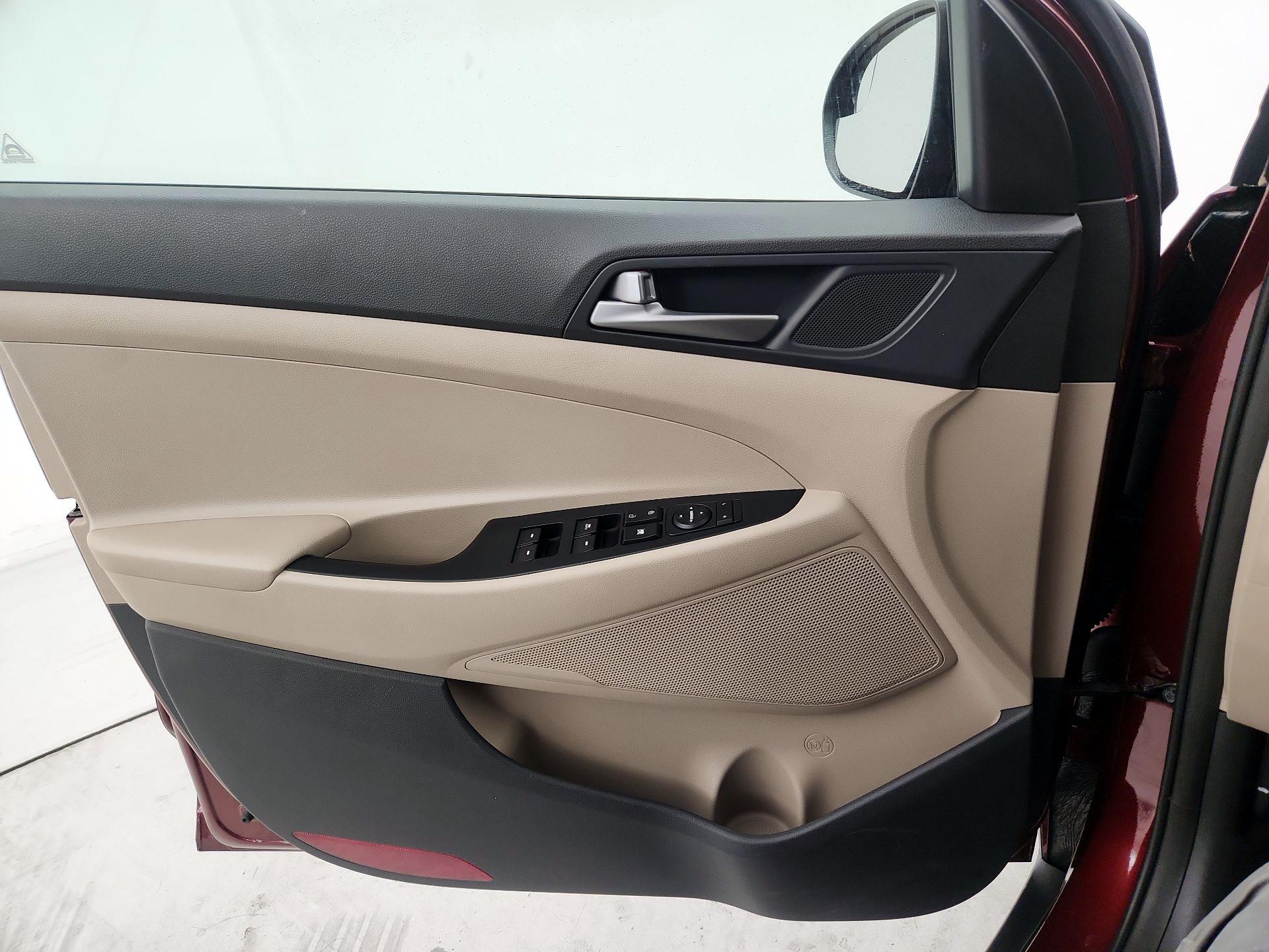 Thumbnail: 2018 Hyundai Tucson - 12