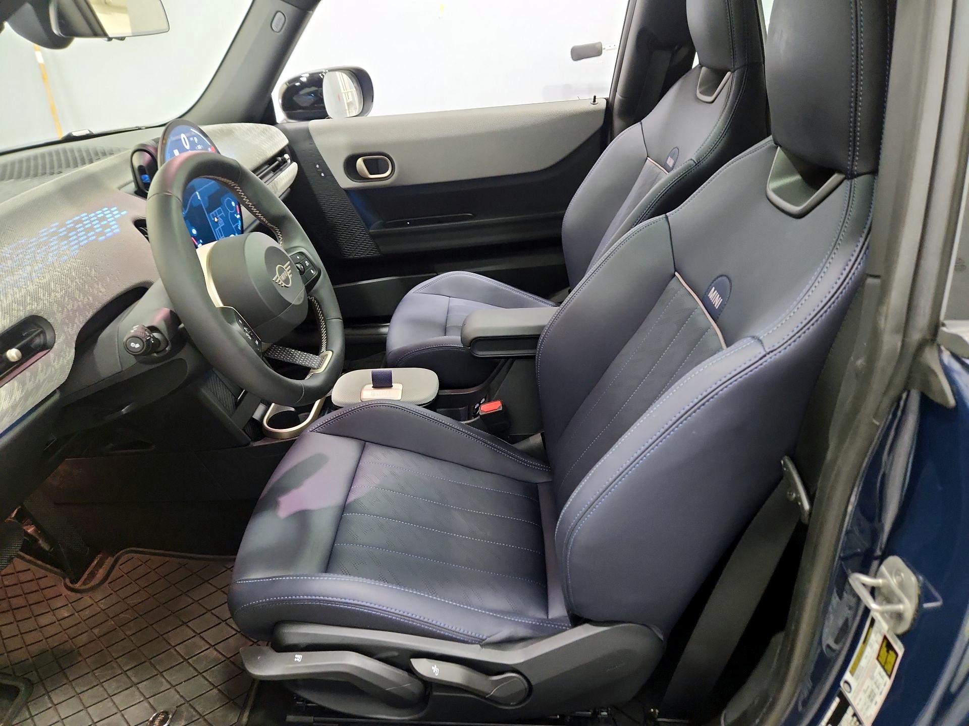 Thumbnail: 2025 MINI Cooper Hardtop - 11