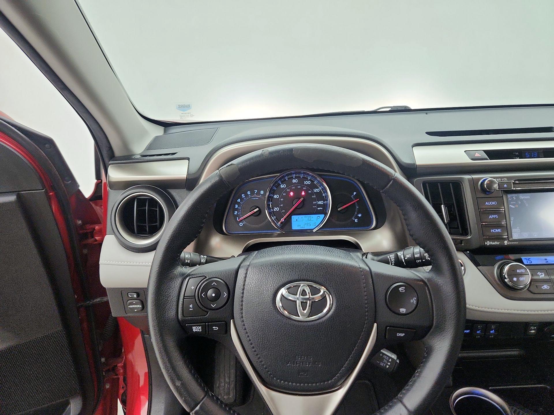 Thumbnail: 2015 Toyota RAV4 - 10
