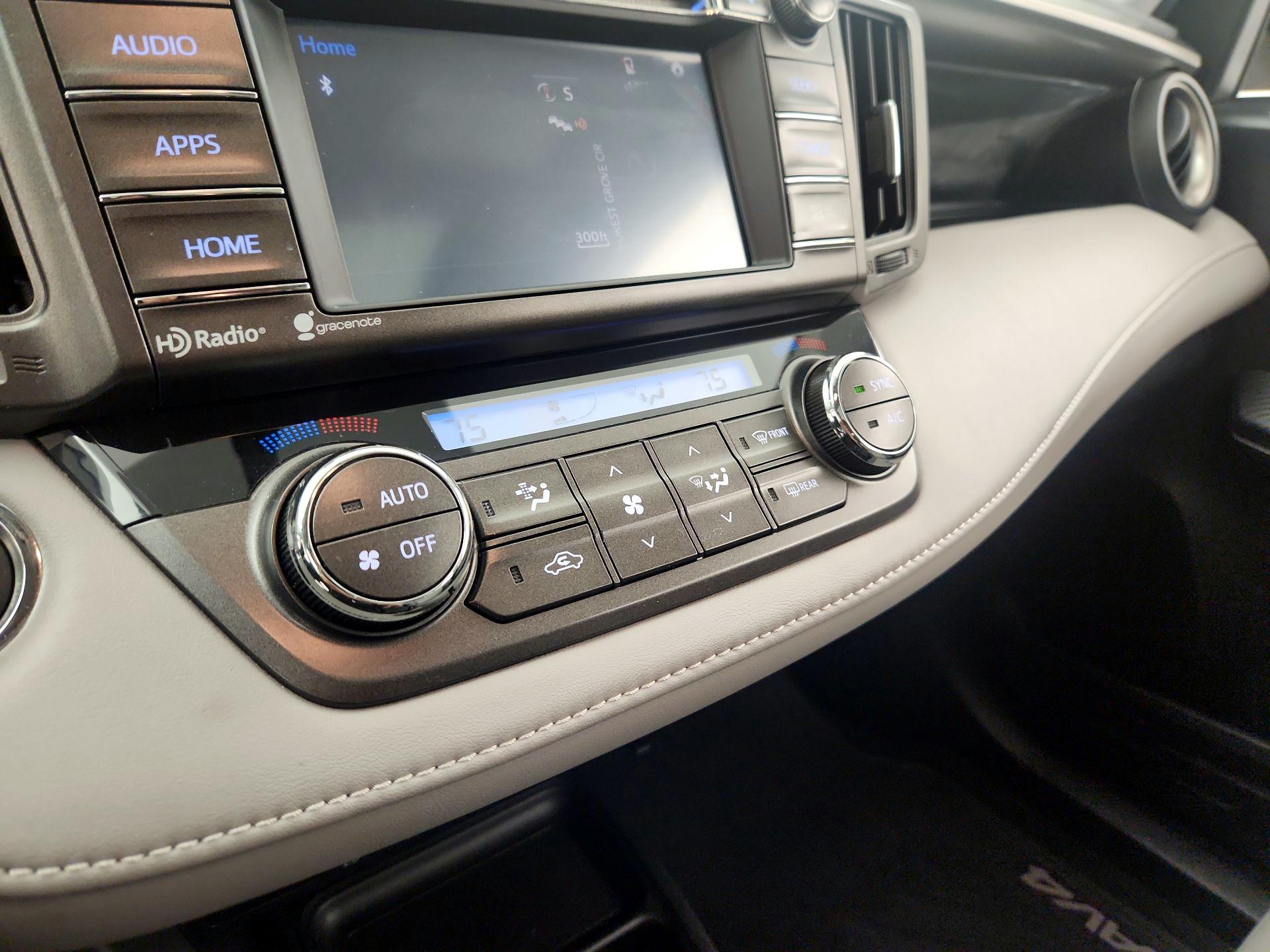 Thumbnail: 2015 Toyota RAV4 - 17