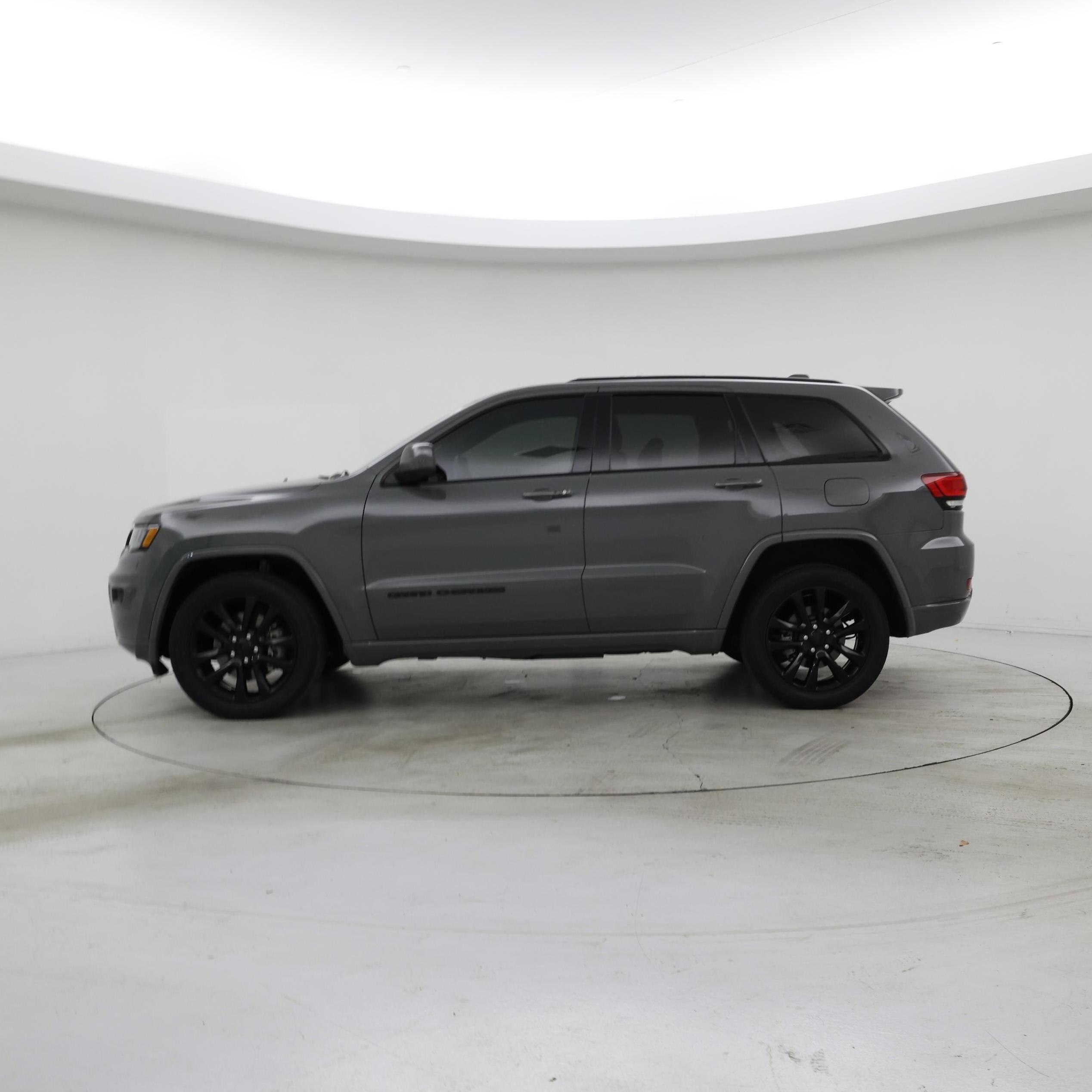 Thumbnail: 2021 Jeep Grand Cherokee - 3