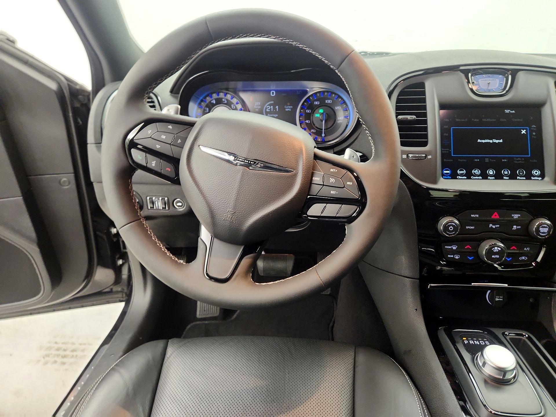 Thumbnail: 2023 Chrysler 300 - 10