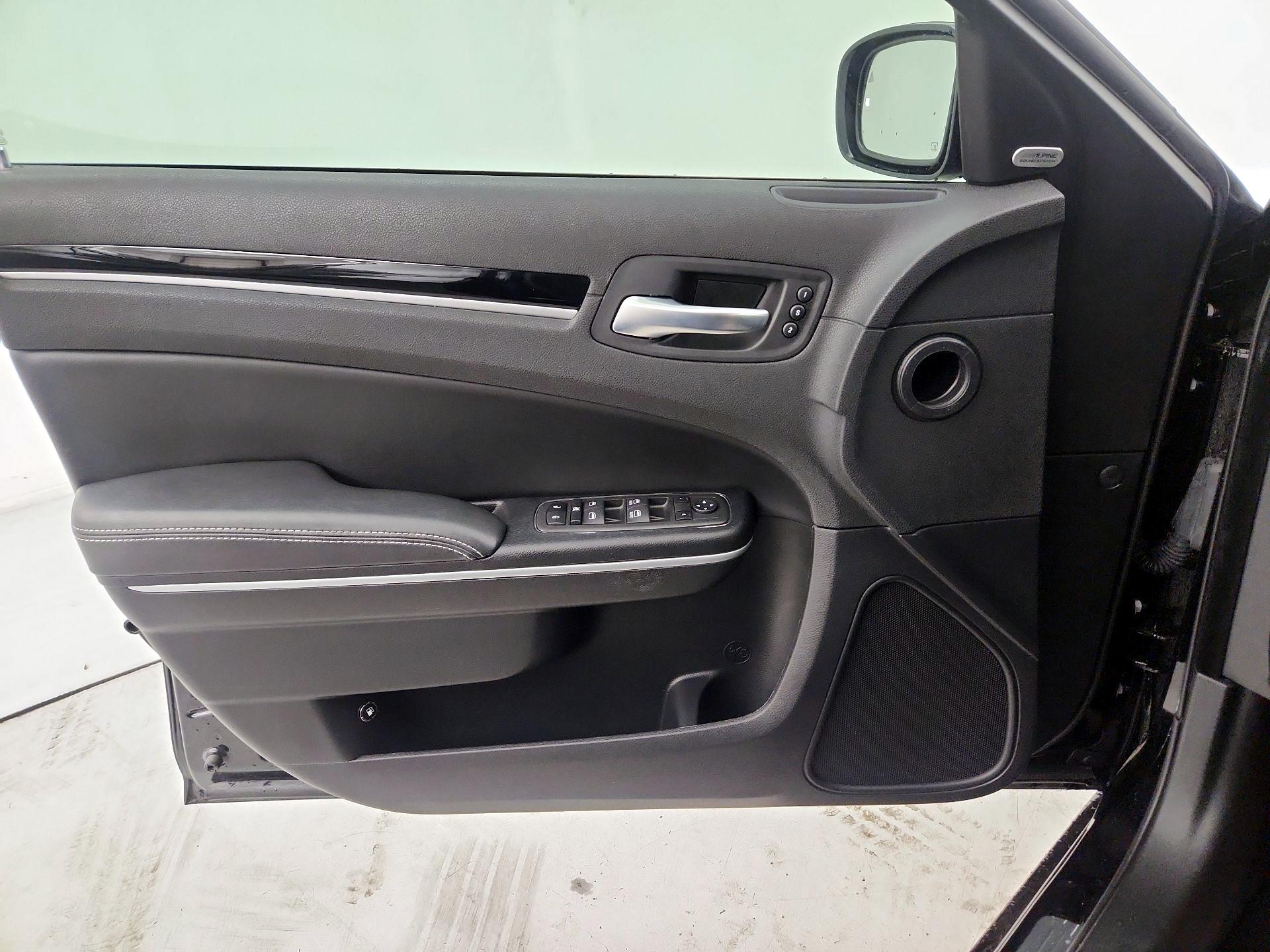 Thumbnail: 2023 Chrysler 300 - 12