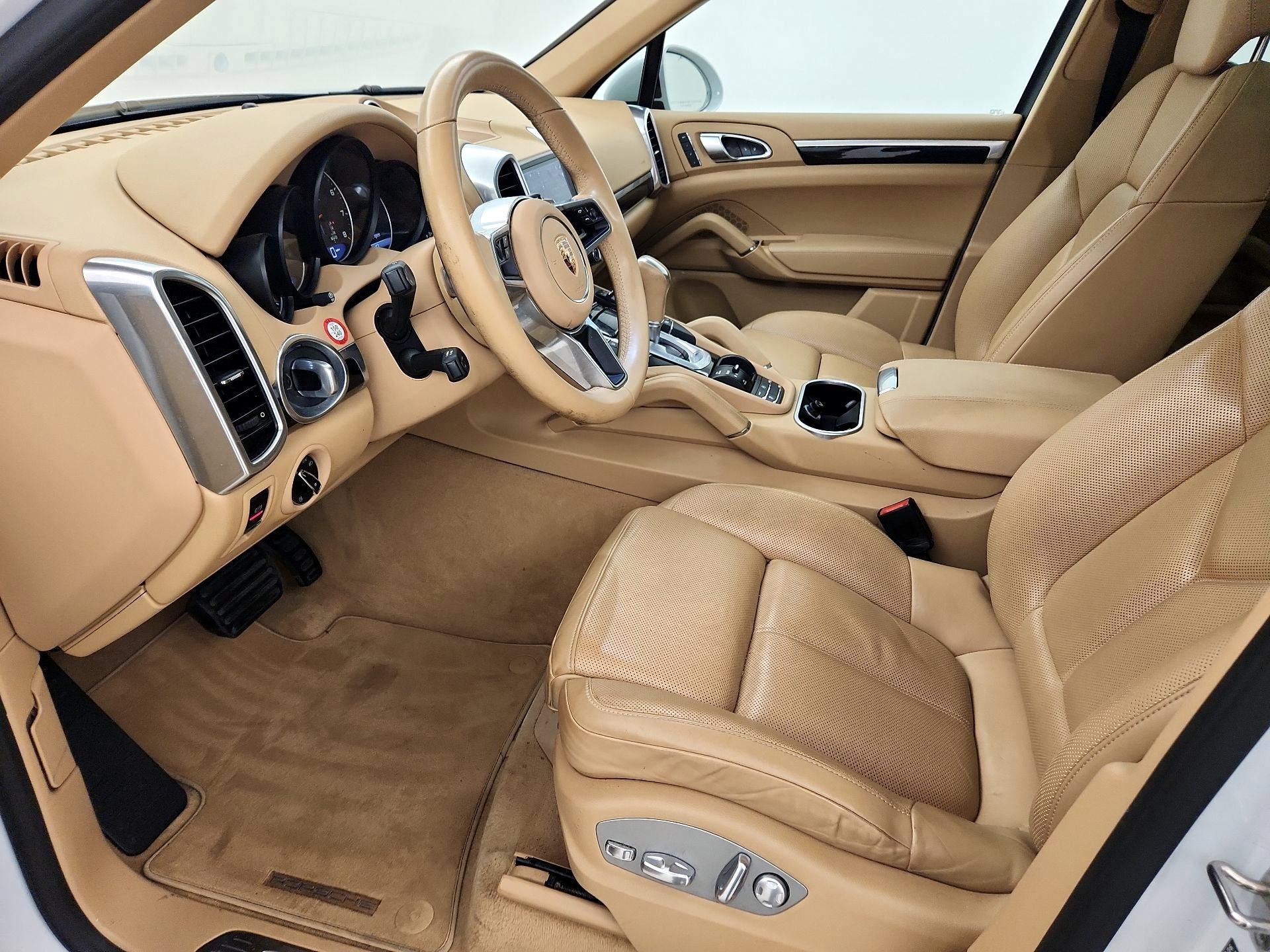 Thumbnail: 2017 Porsche Cayenne - 9