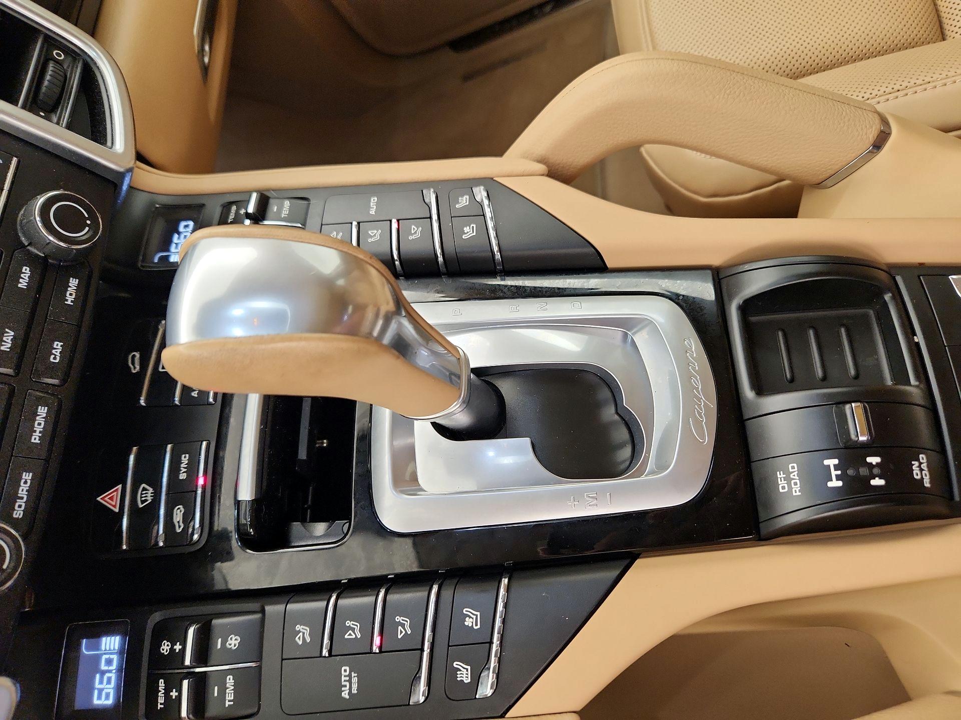 Thumbnail: 2017 Porsche Cayenne - 16