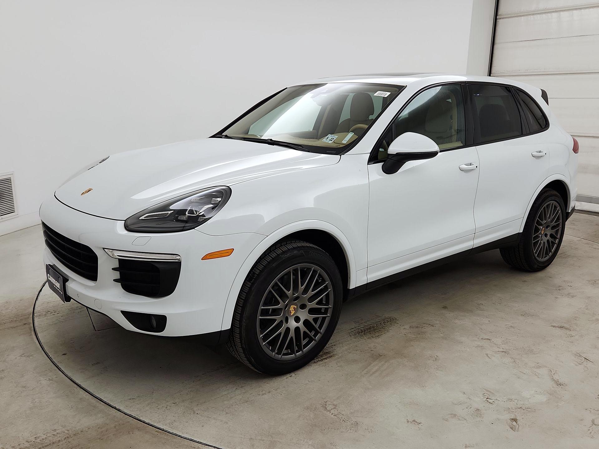 Thumbnail: 2017 Porsche Cayenne - 3