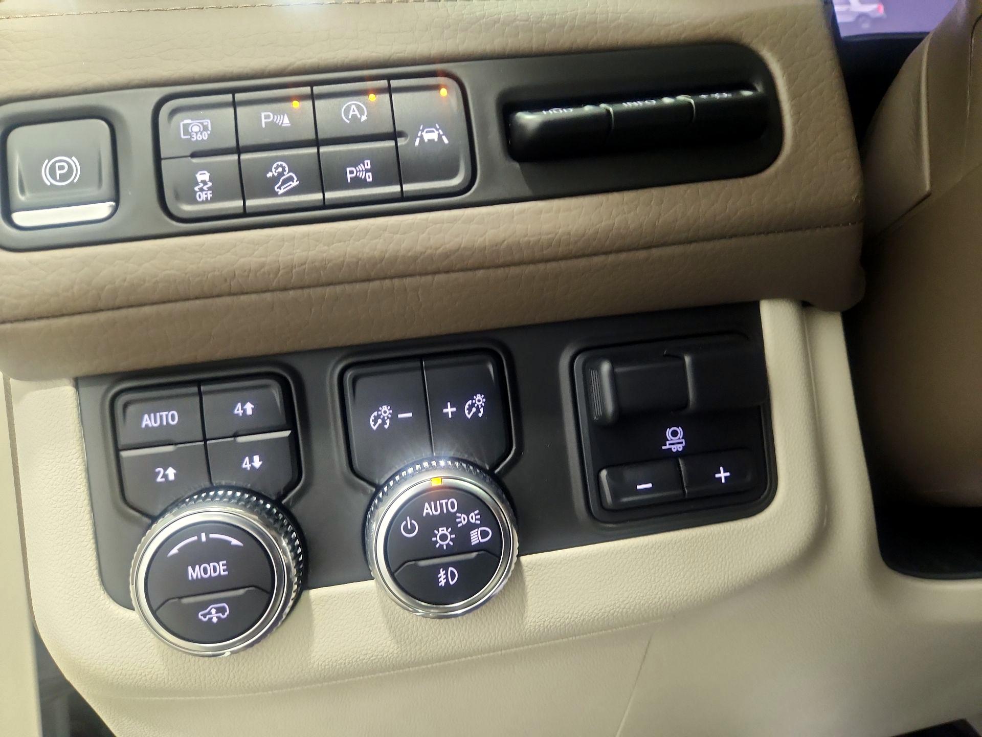 Thumbnail: 2023 GMC Yukon - 13