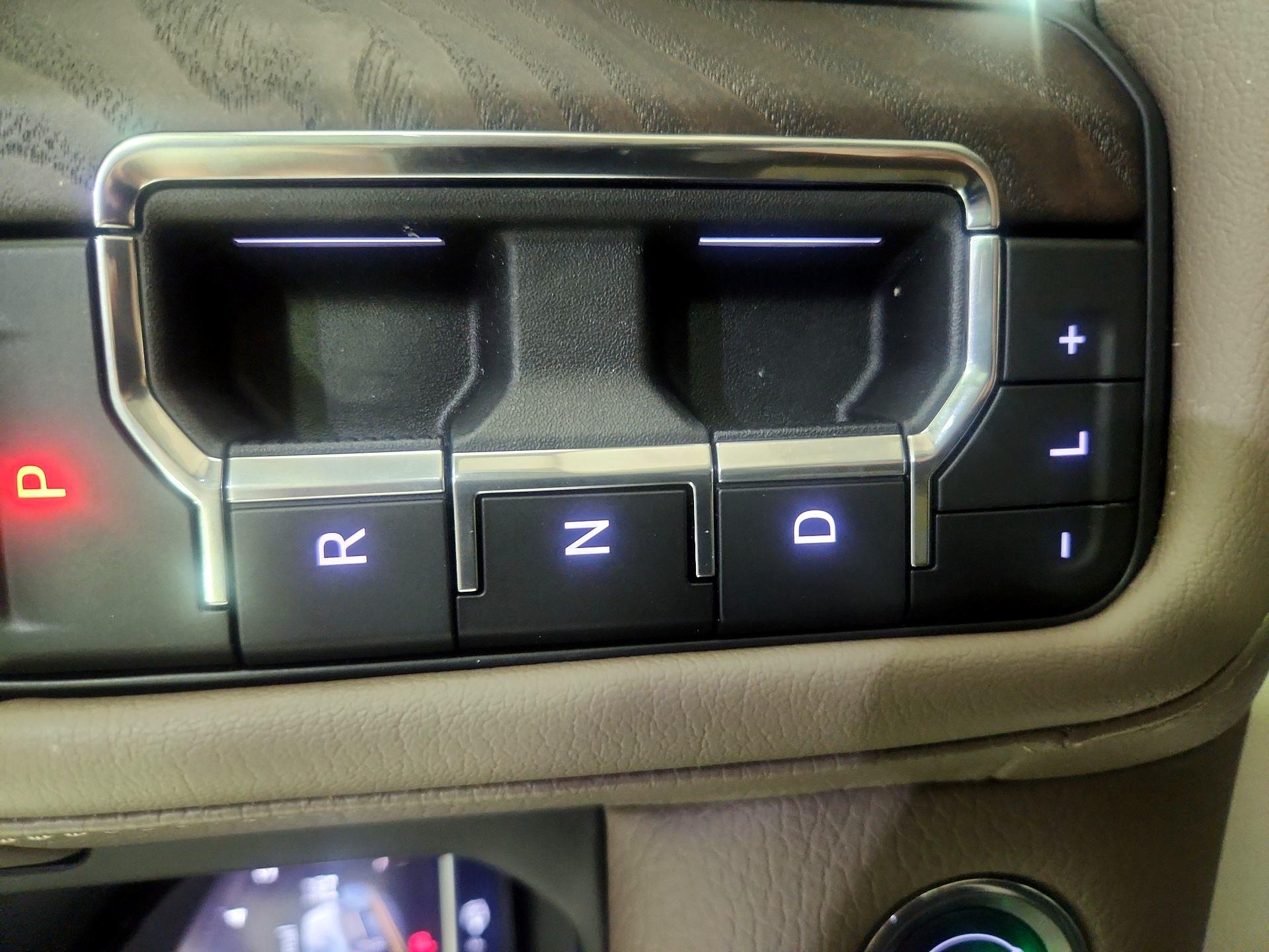 Thumbnail: 2023 GMC Yukon - 17