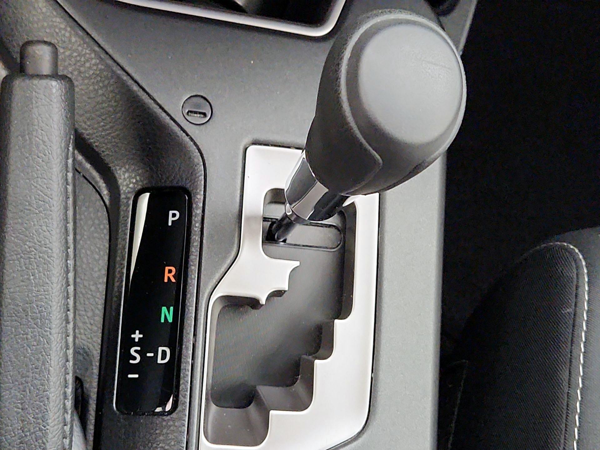 Thumbnail: 2018 Toyota RAV4 - 15