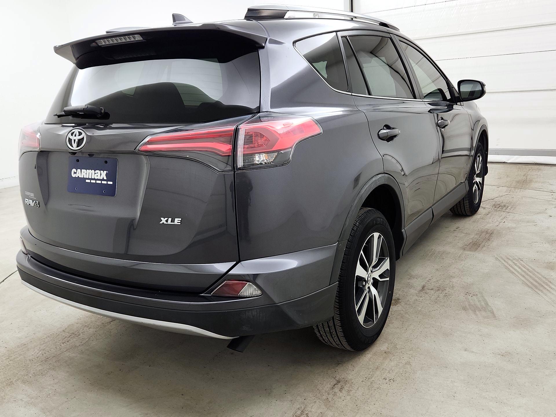 Thumbnail: 2018 Toyota RAV4 - 5