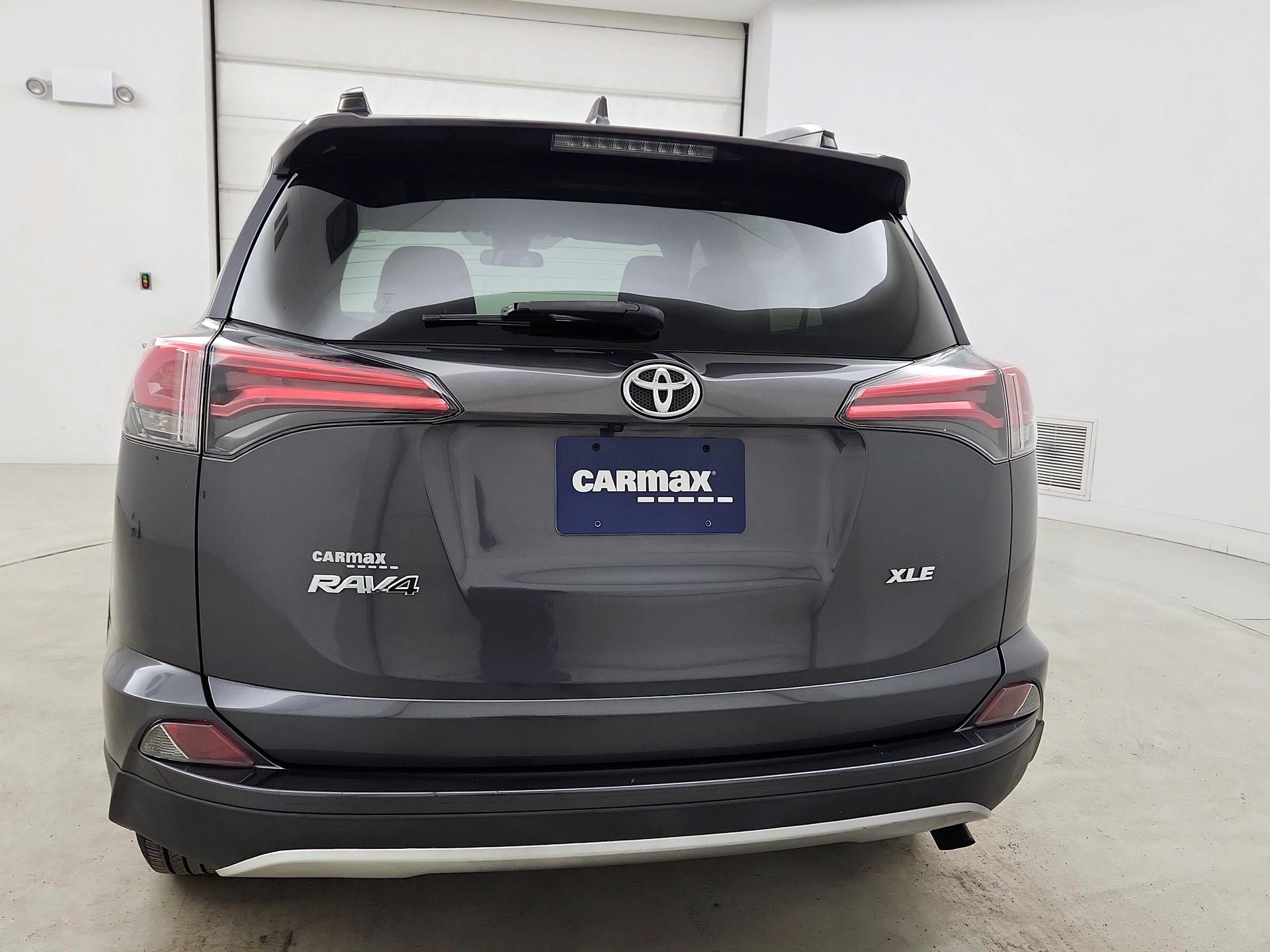 Thumbnail: 2018 Toyota RAV4 - 6