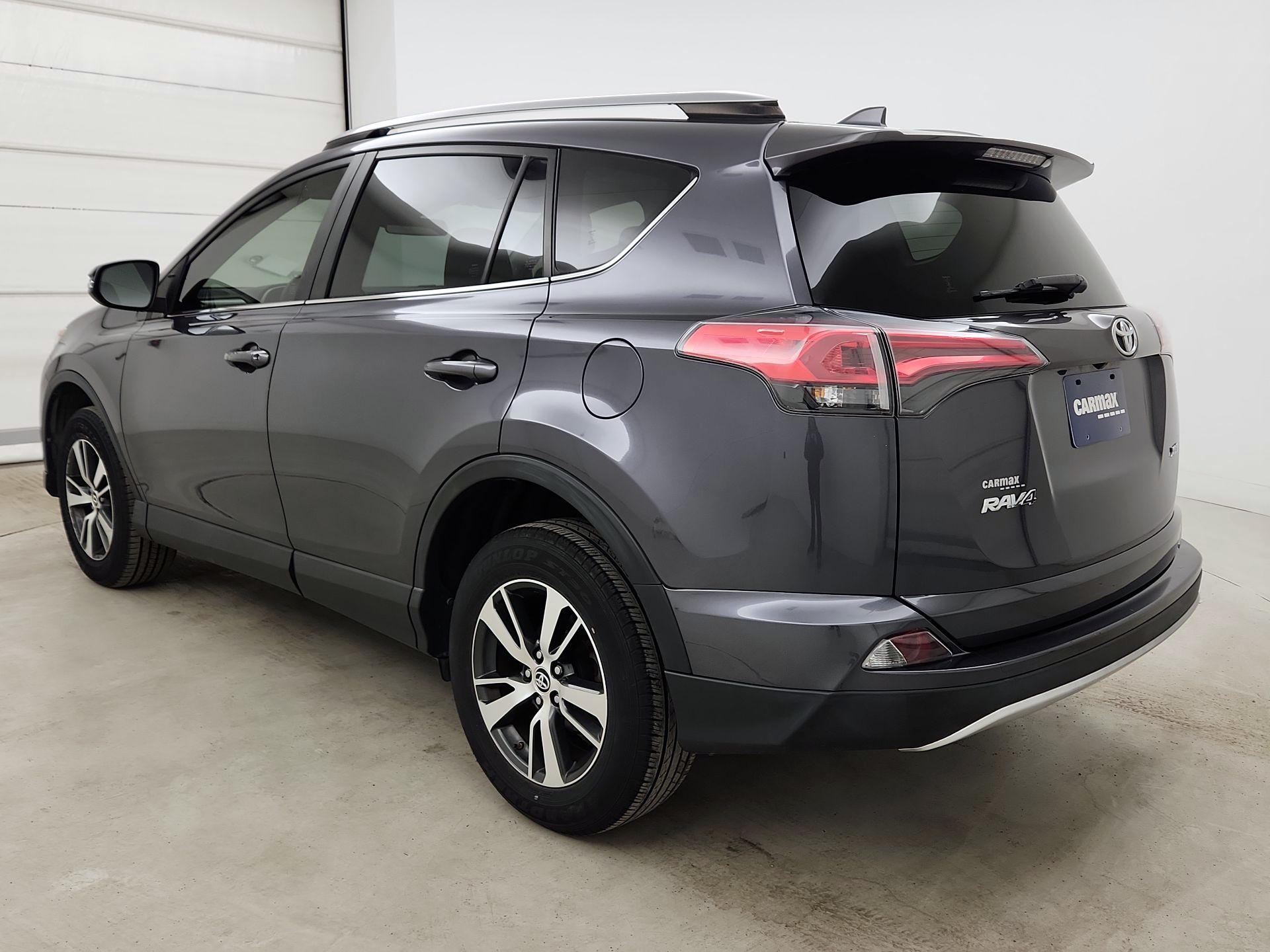 Thumbnail: 2018 Toyota RAV4 - 7