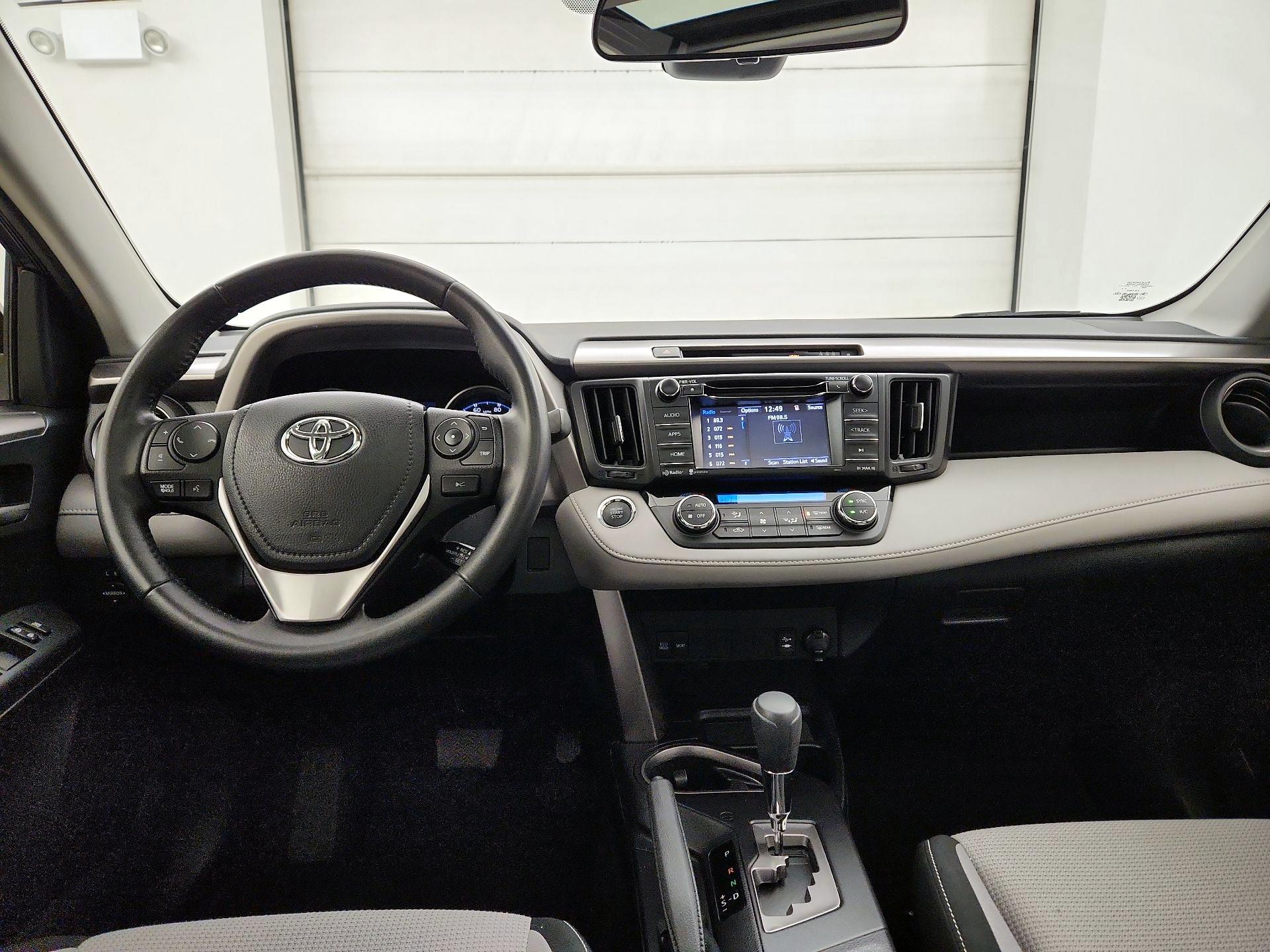 Thumbnail: 2018 Toyota RAV4 - 8