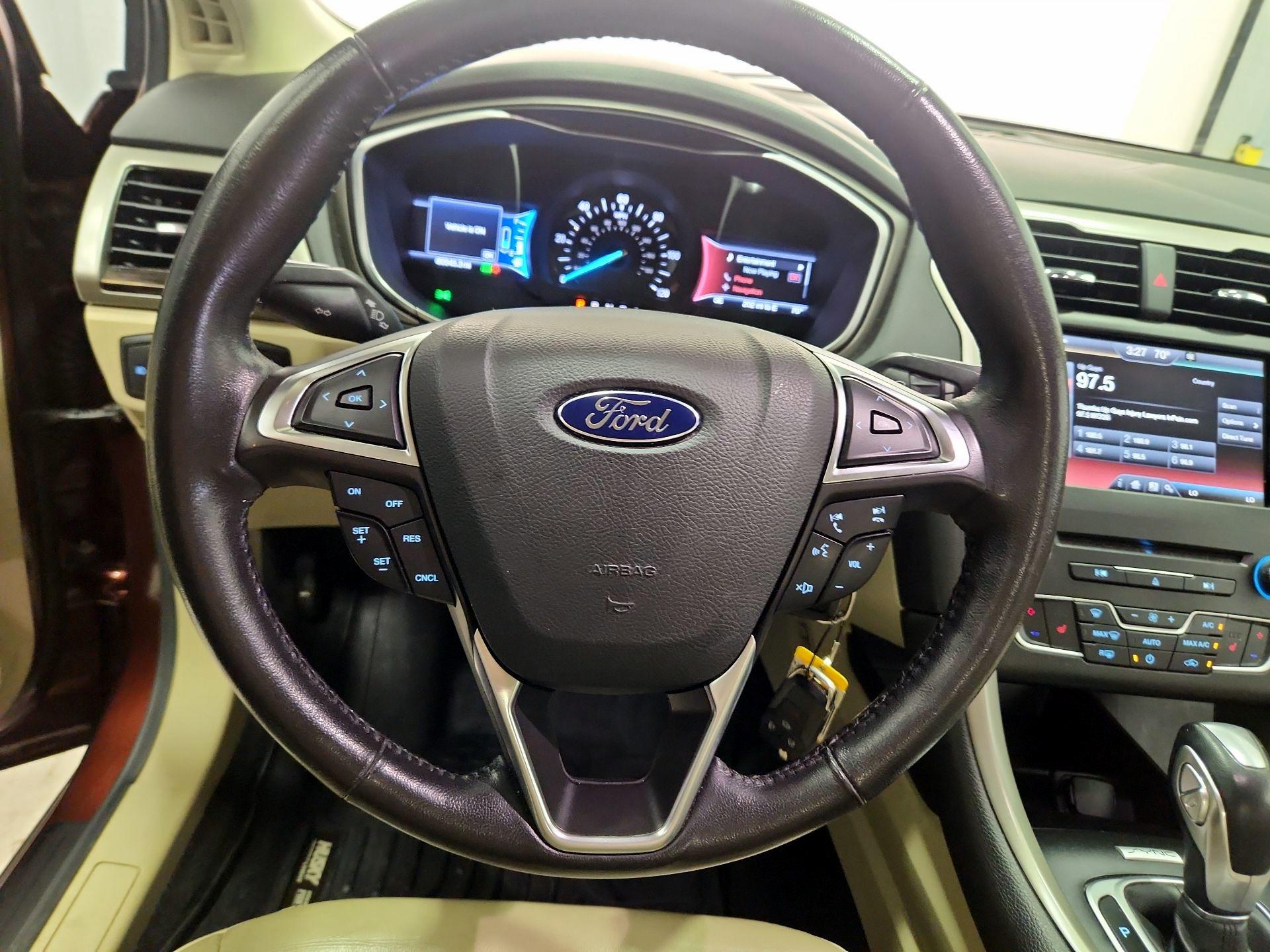 Thumbnail: 2016 Ford Fusion - 10