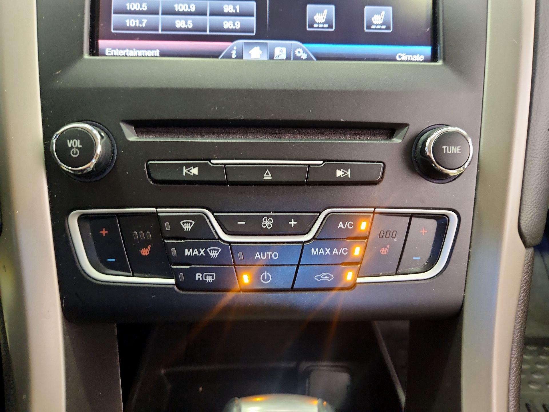 Thumbnail: 2016 Ford Fusion - 16