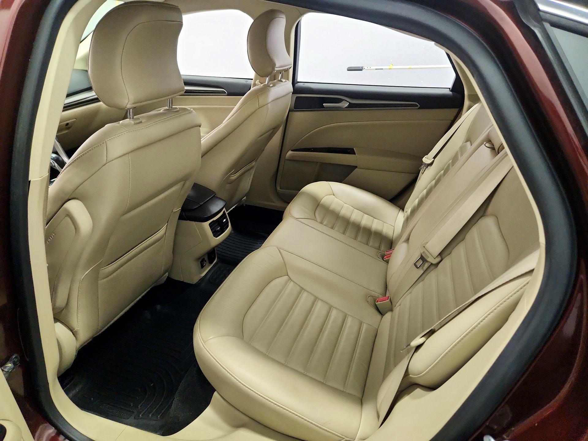 Thumbnail: 2016 Ford Fusion - 19