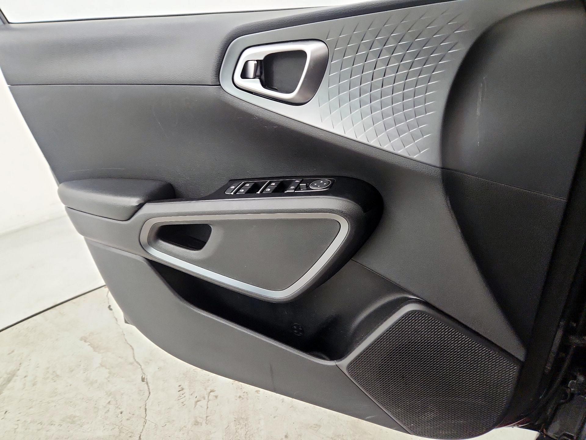 Thumbnail: 2020 Kia Soul - 12