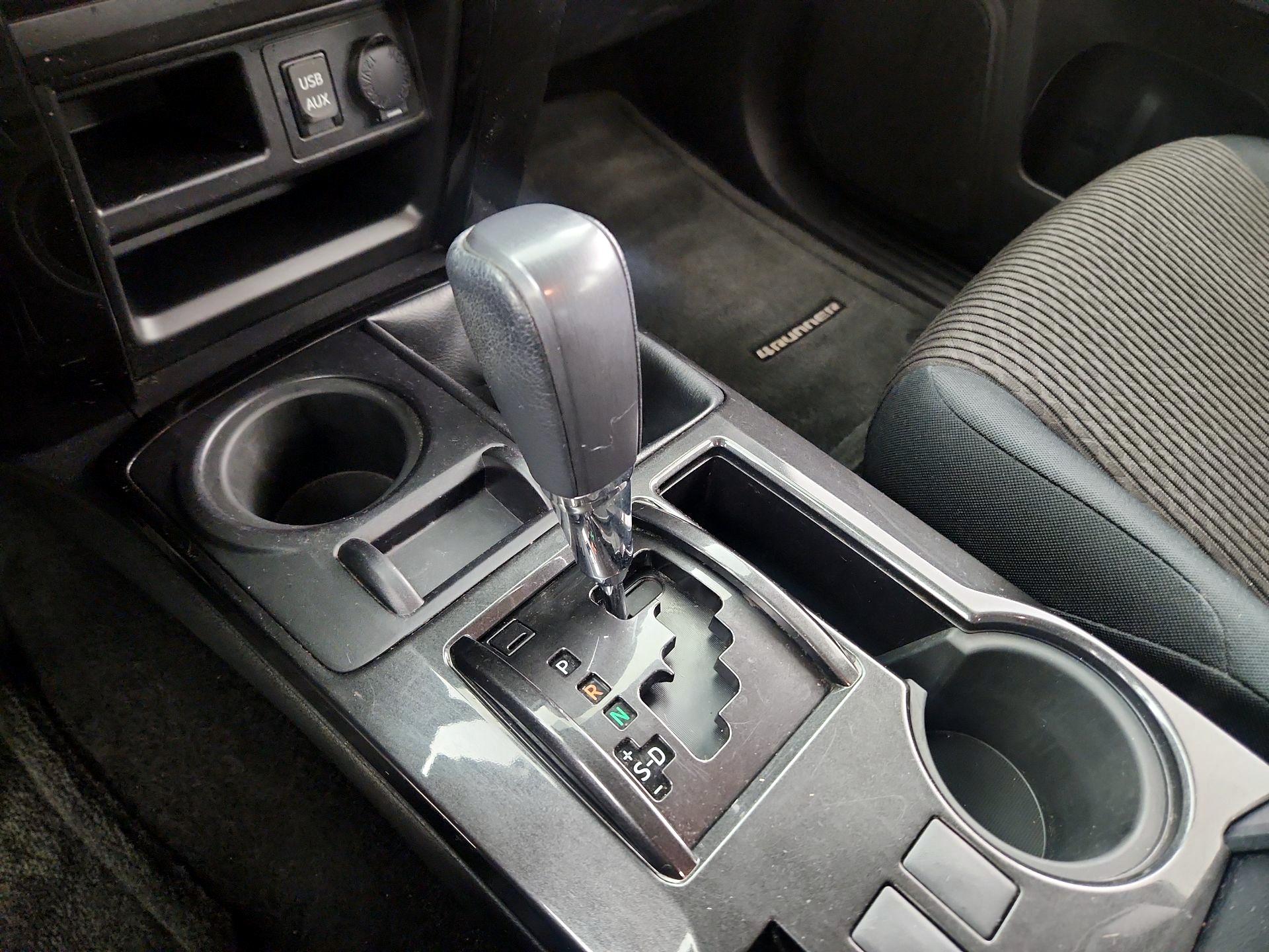 Thumbnail: 2016 Toyota 4Runner - 15