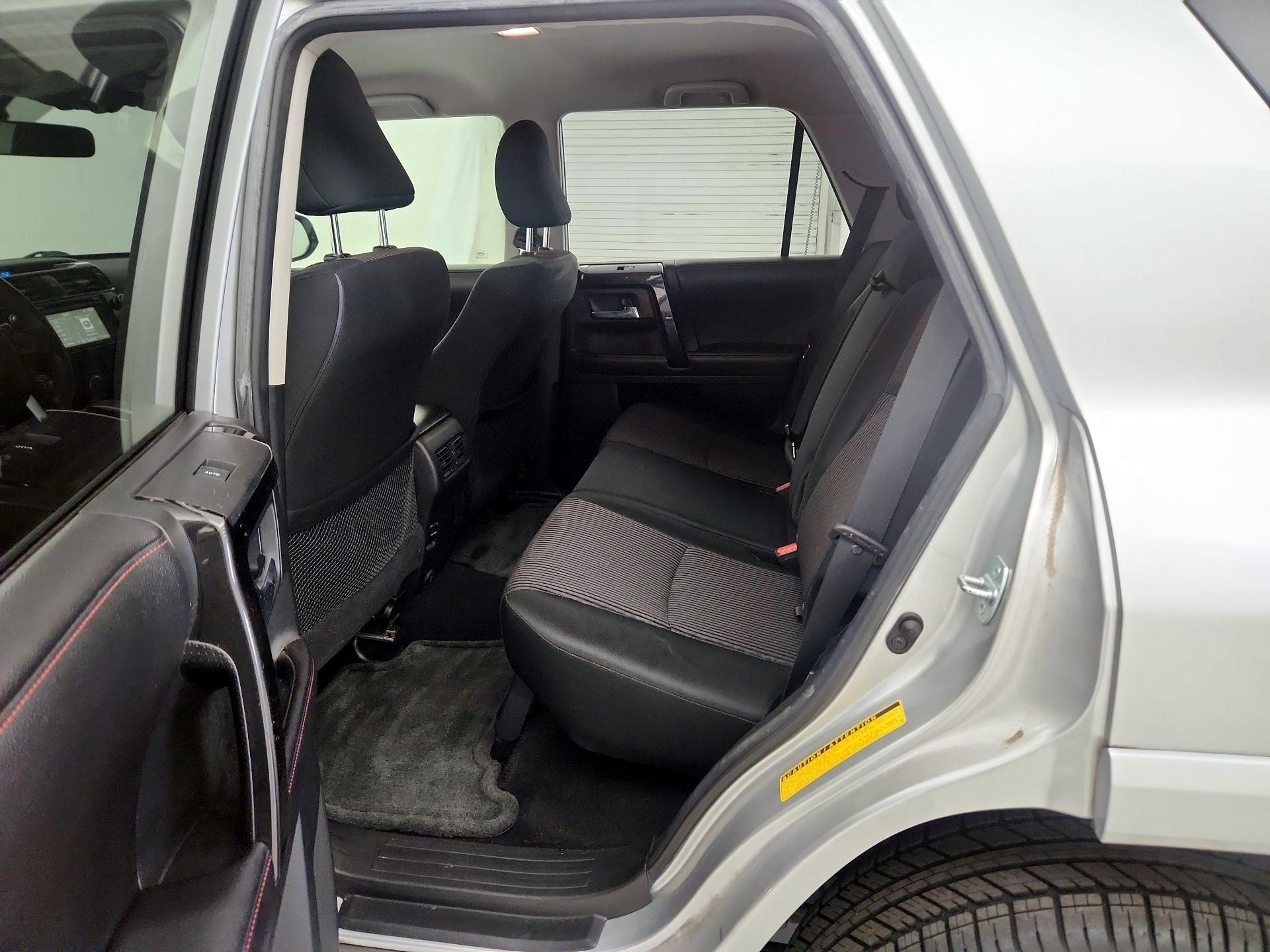 Thumbnail: 2016 Toyota 4Runner - 17