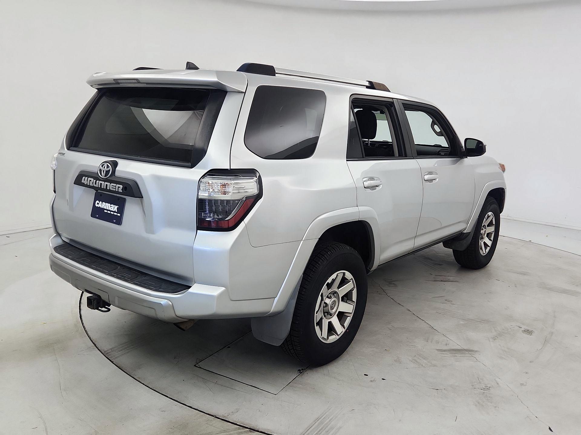 Thumbnail: 2016 Toyota 4Runner - 5