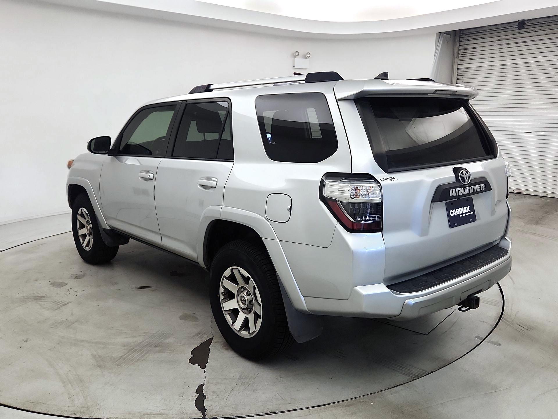 Thumbnail: 2016 Toyota 4Runner - 7