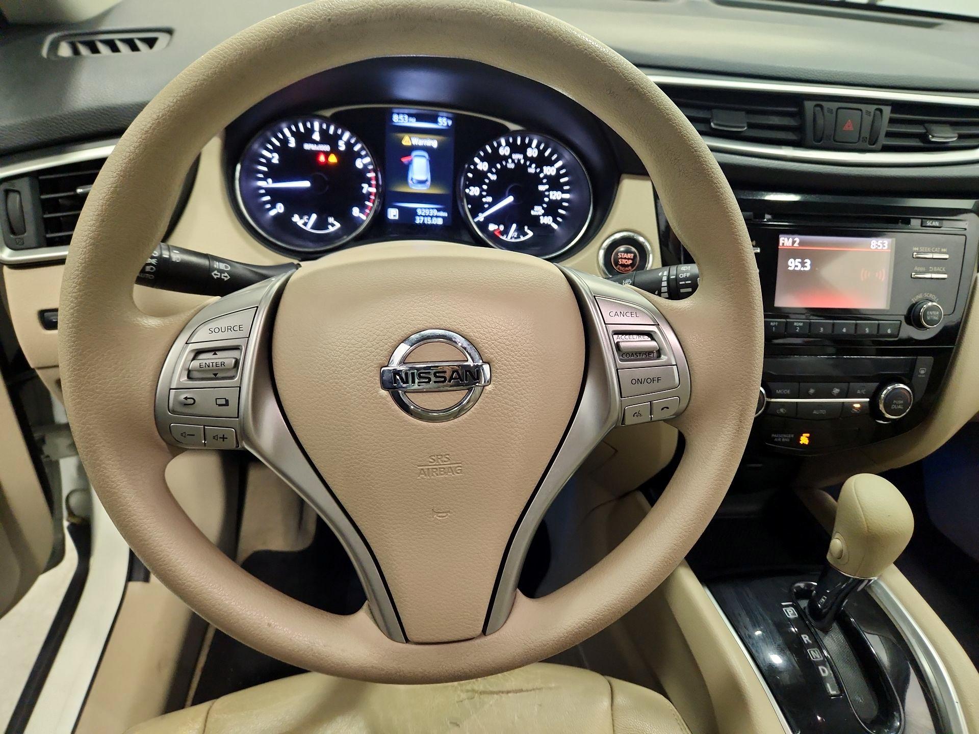 Thumbnail: 2015 Nissan Rogue - 10