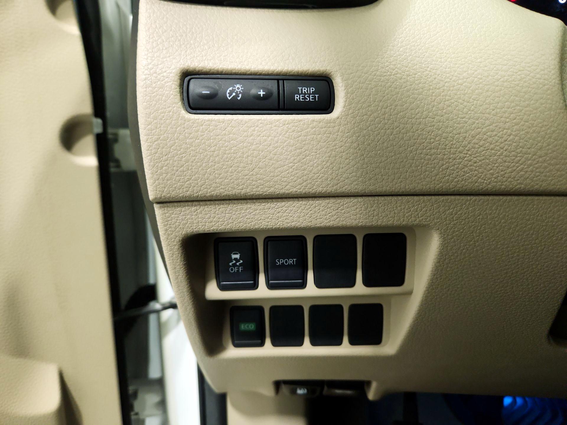 Thumbnail: 2015 Nissan Rogue - 13