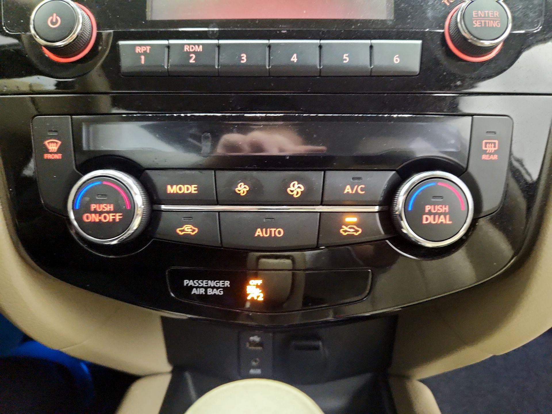 Thumbnail: 2015 Nissan Rogue - 16