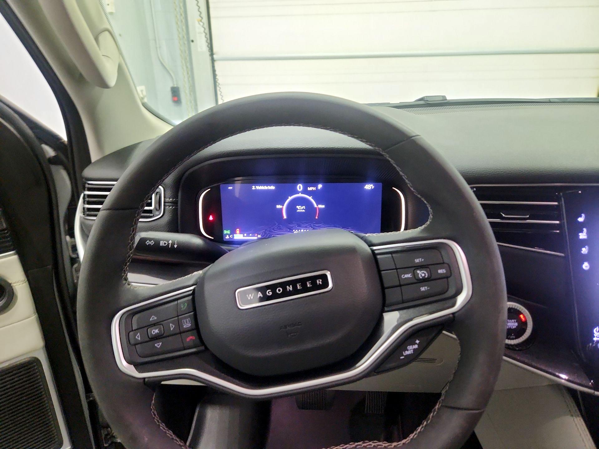 Thumbnail: 2023 Jeep Wagoneer - 10