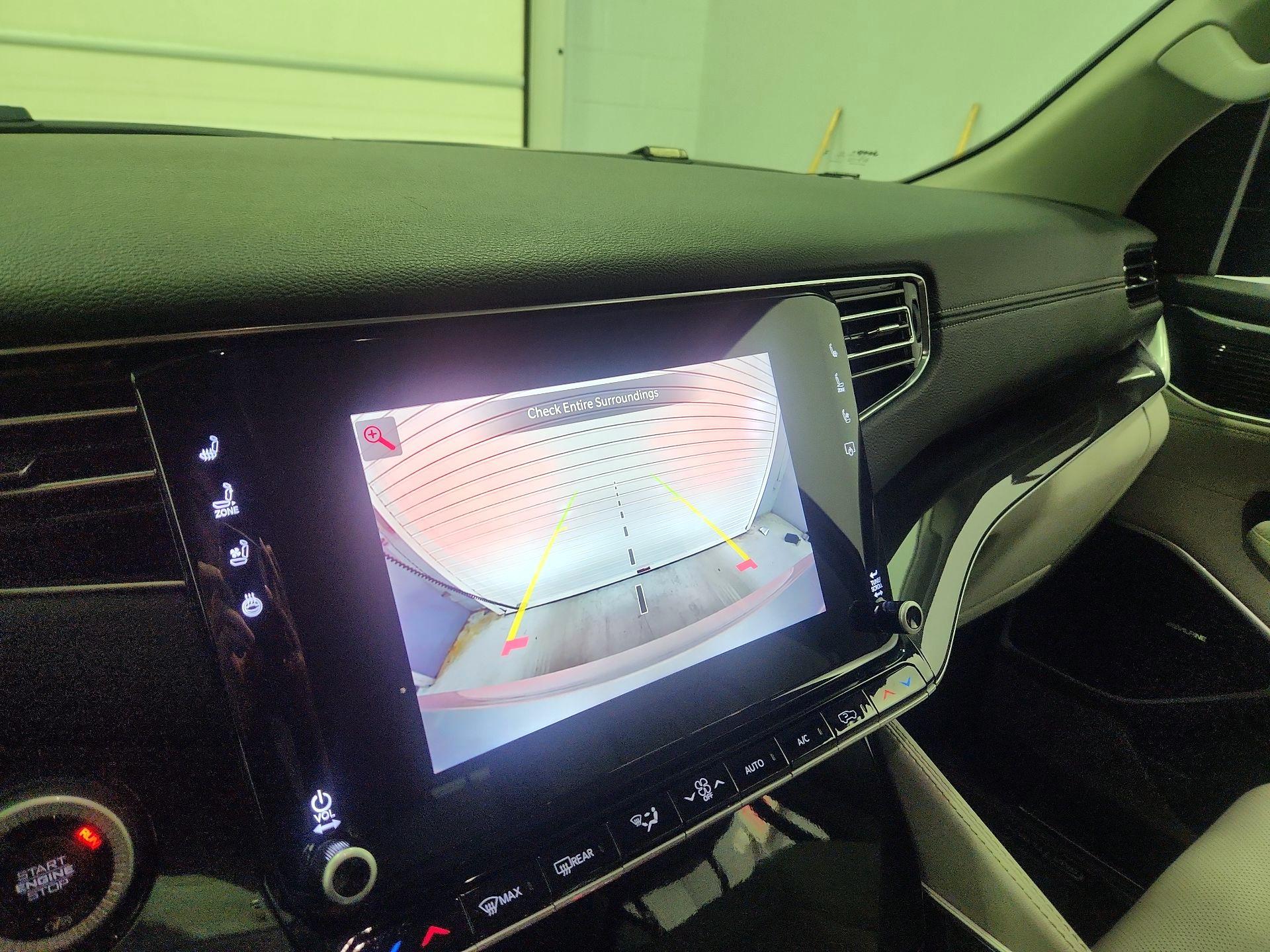 Thumbnail: 2023 Jeep Wagoneer - 15