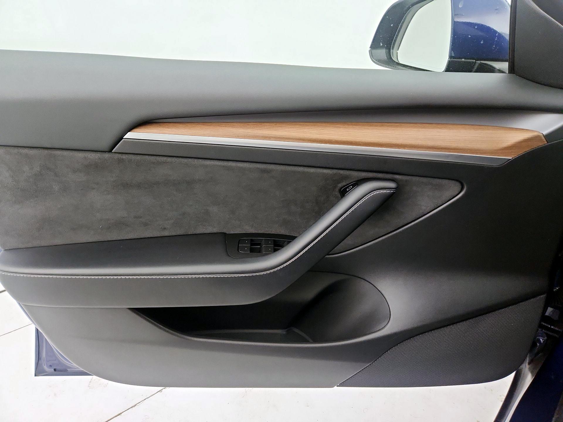 Thumbnail: 2022 Tesla Model 3 - 12