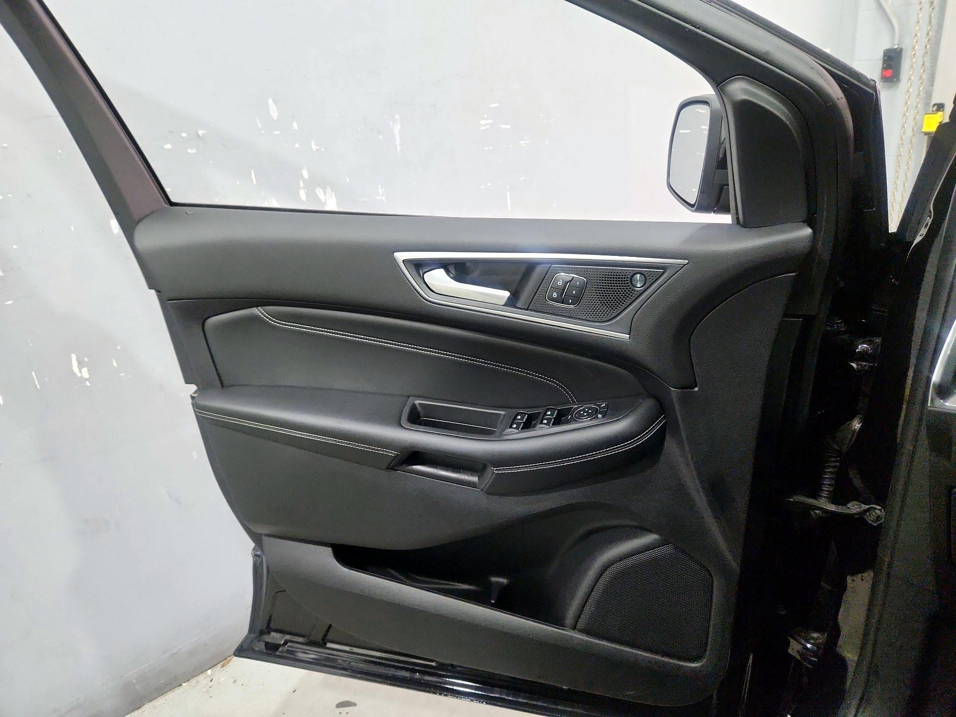 Thumbnail: 2022 Ford Edge - 12