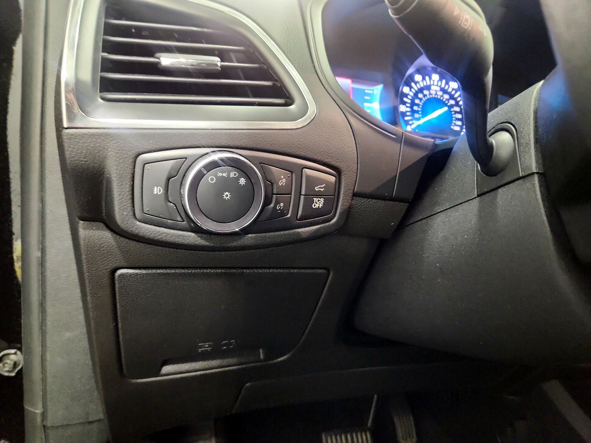 Thumbnail: 2022 Ford Edge - 13