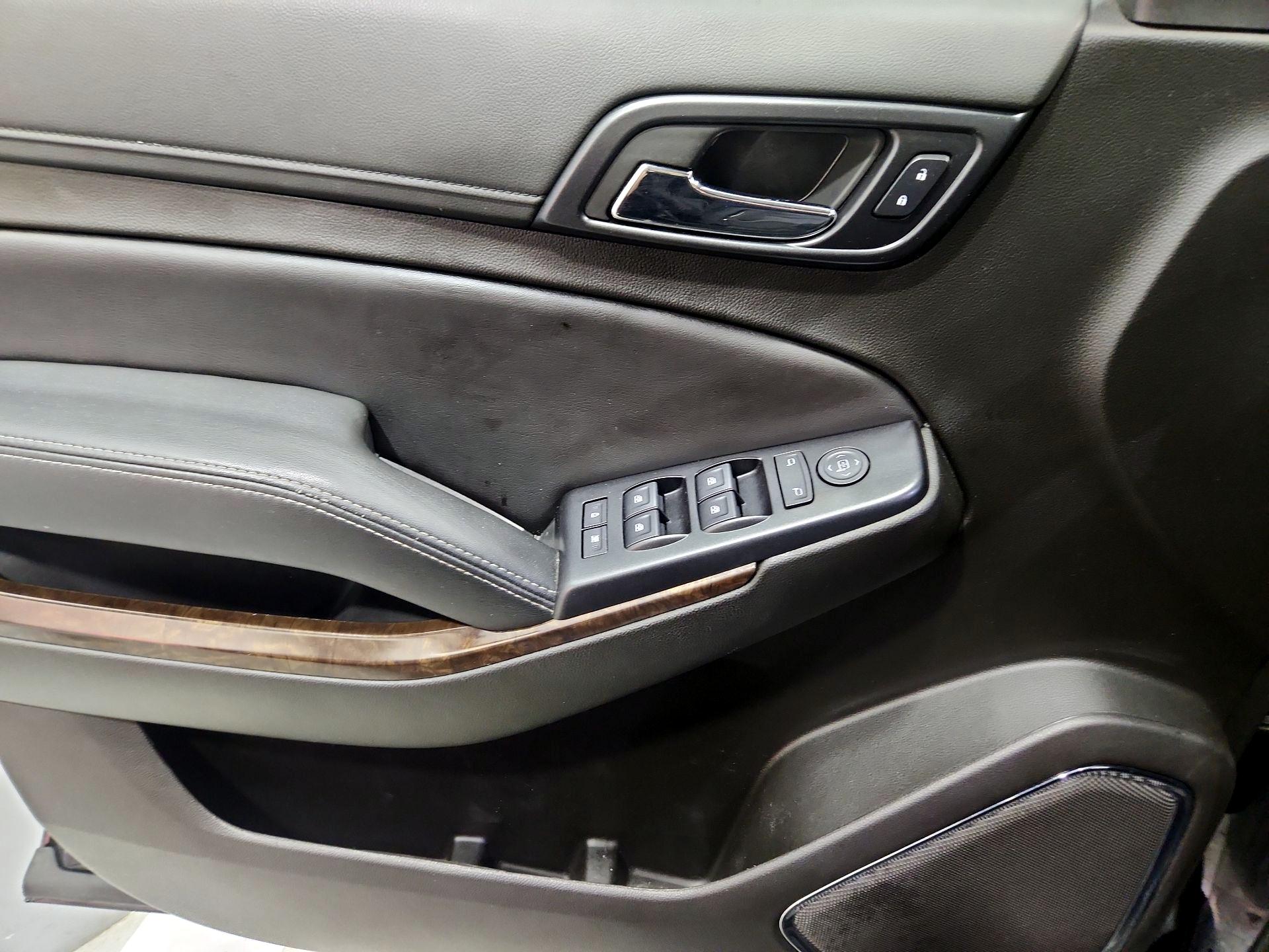 Thumbnail: 2019 Chevrolet Tahoe - 12