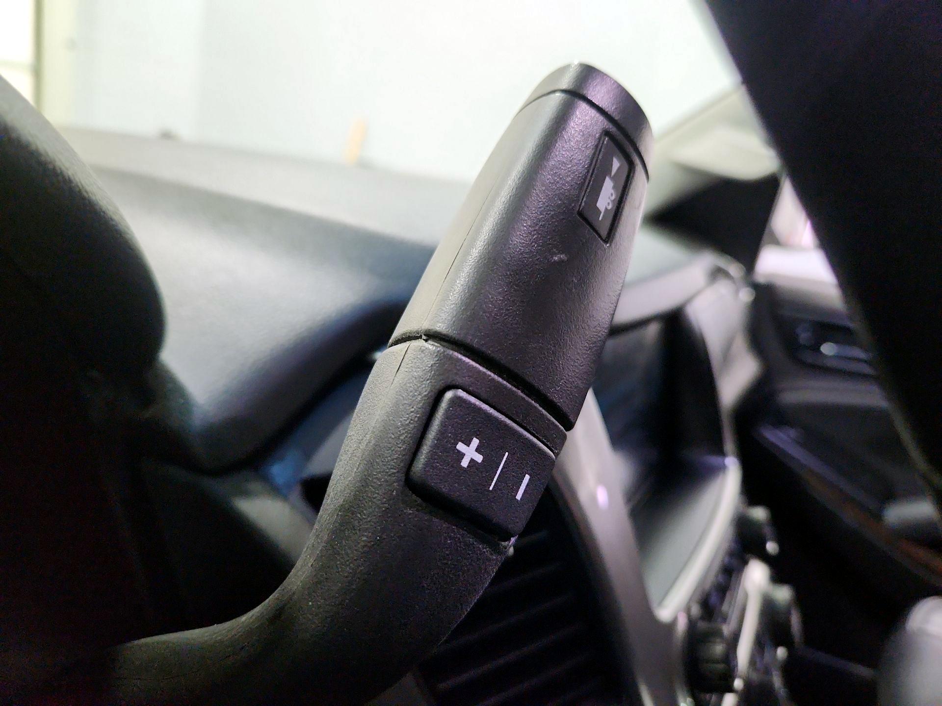 Thumbnail: 2019 Chevrolet Tahoe - 18