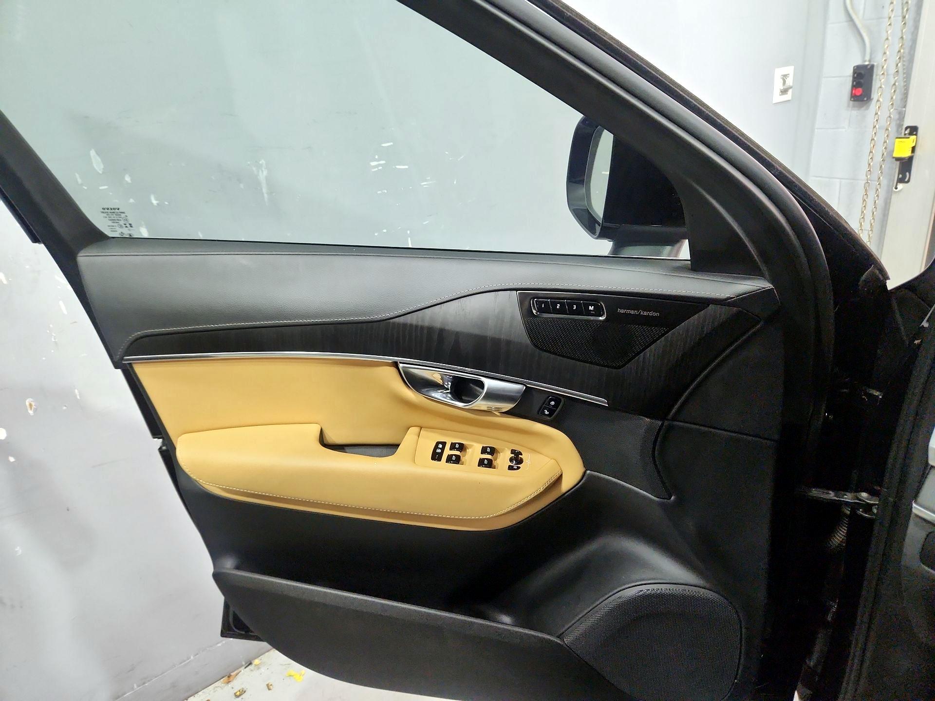 Thumbnail: 2023 Volvo XC90 - 12