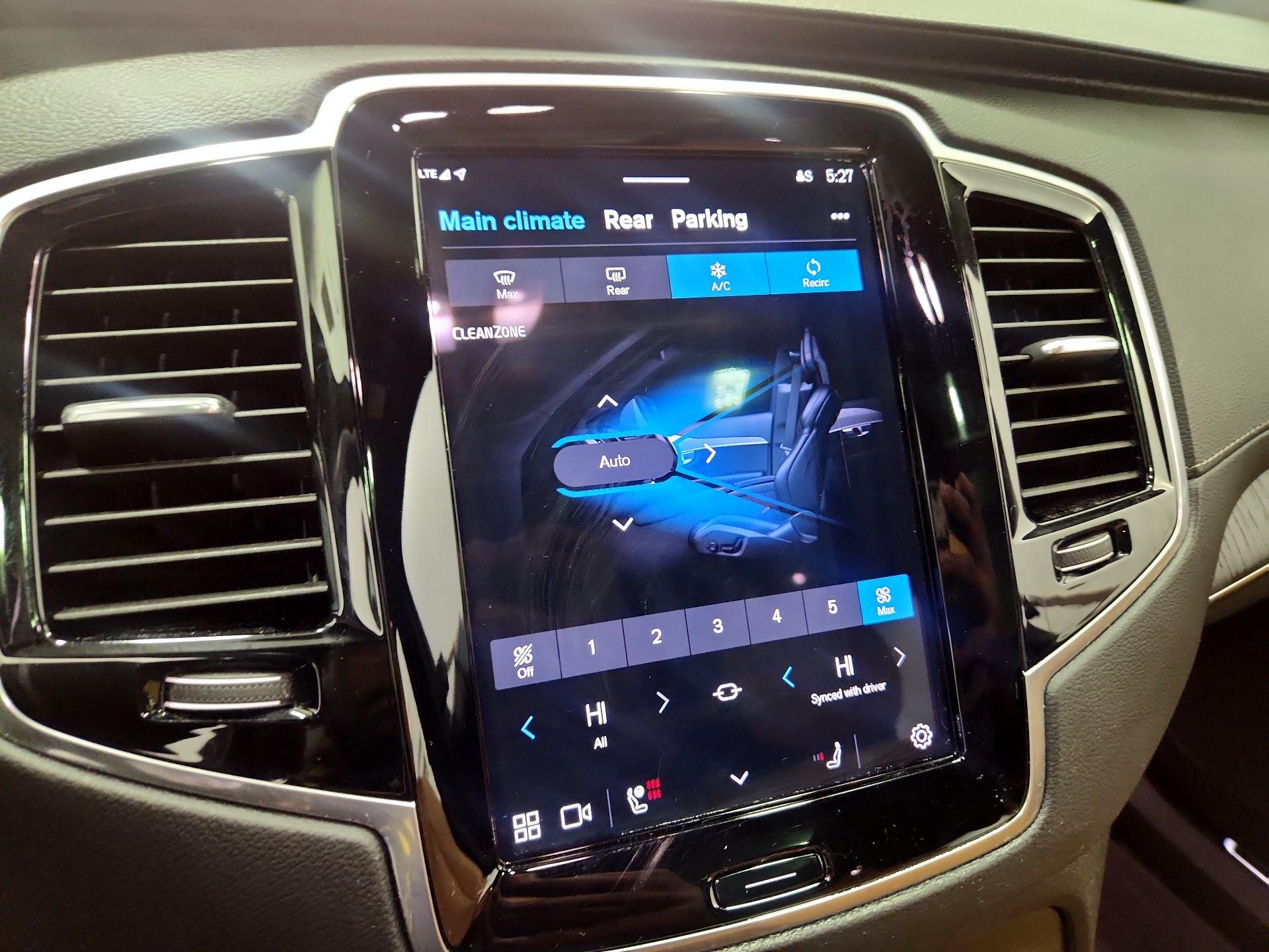 Thumbnail: 2023 Volvo XC90 - 17