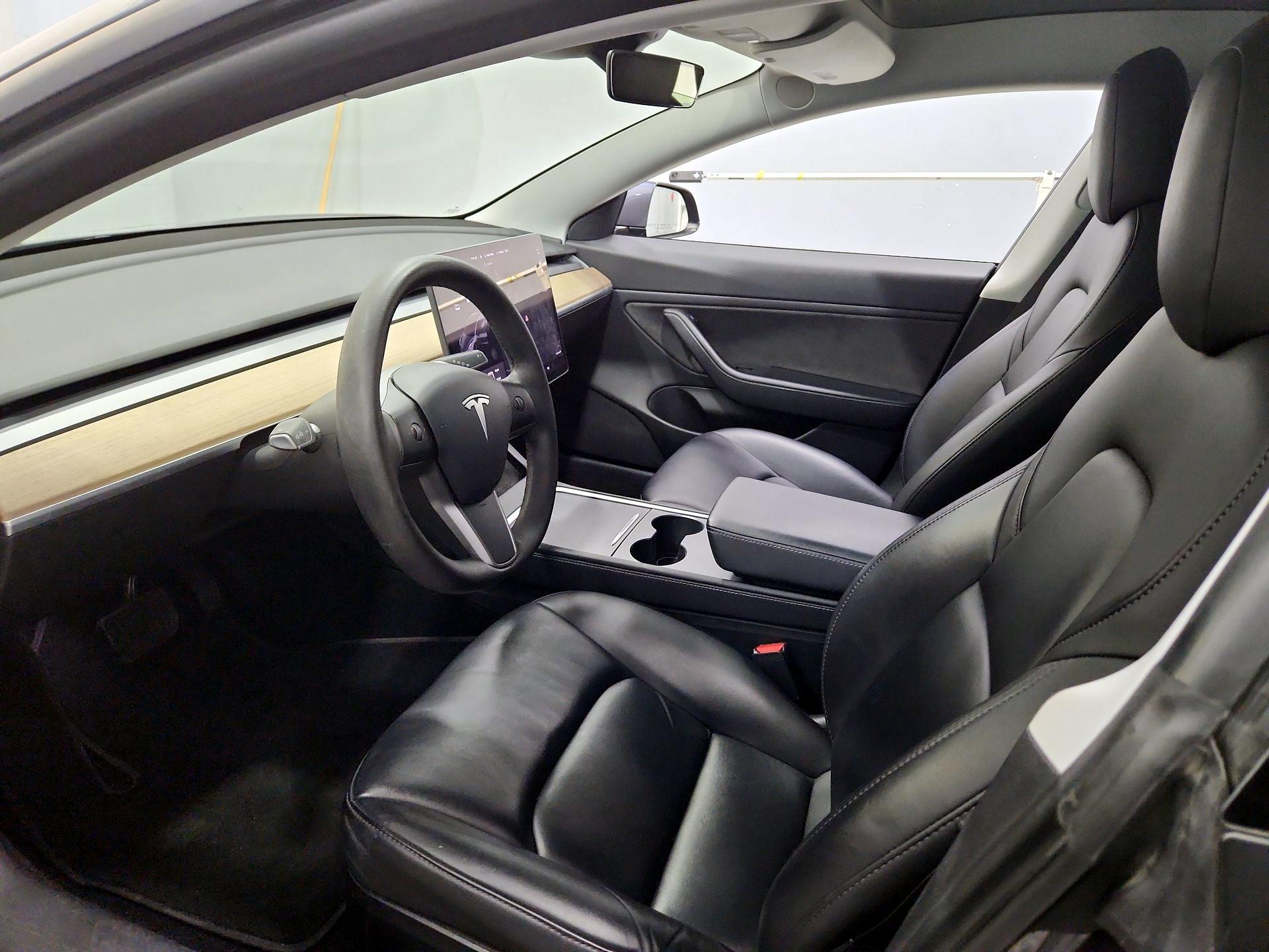 Thumbnail: 2021 Tesla Model 3 - 11