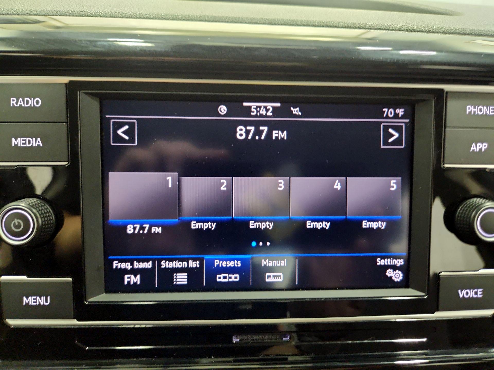 Thumbnail: 2023 Volkswagen Taos - 15