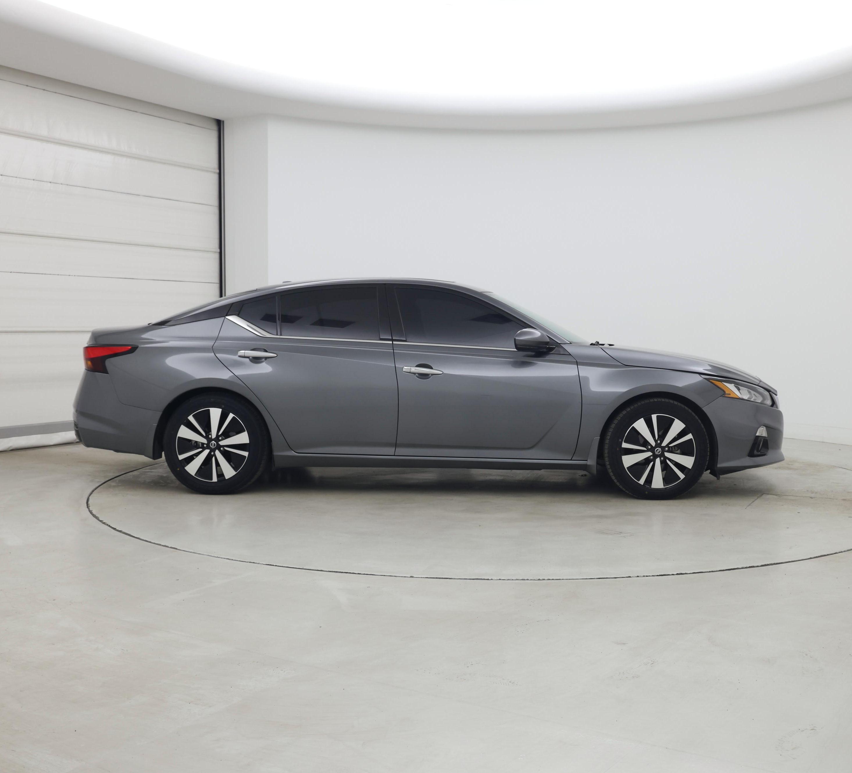 Thumbnail: 2022 Nissan Altima - 7