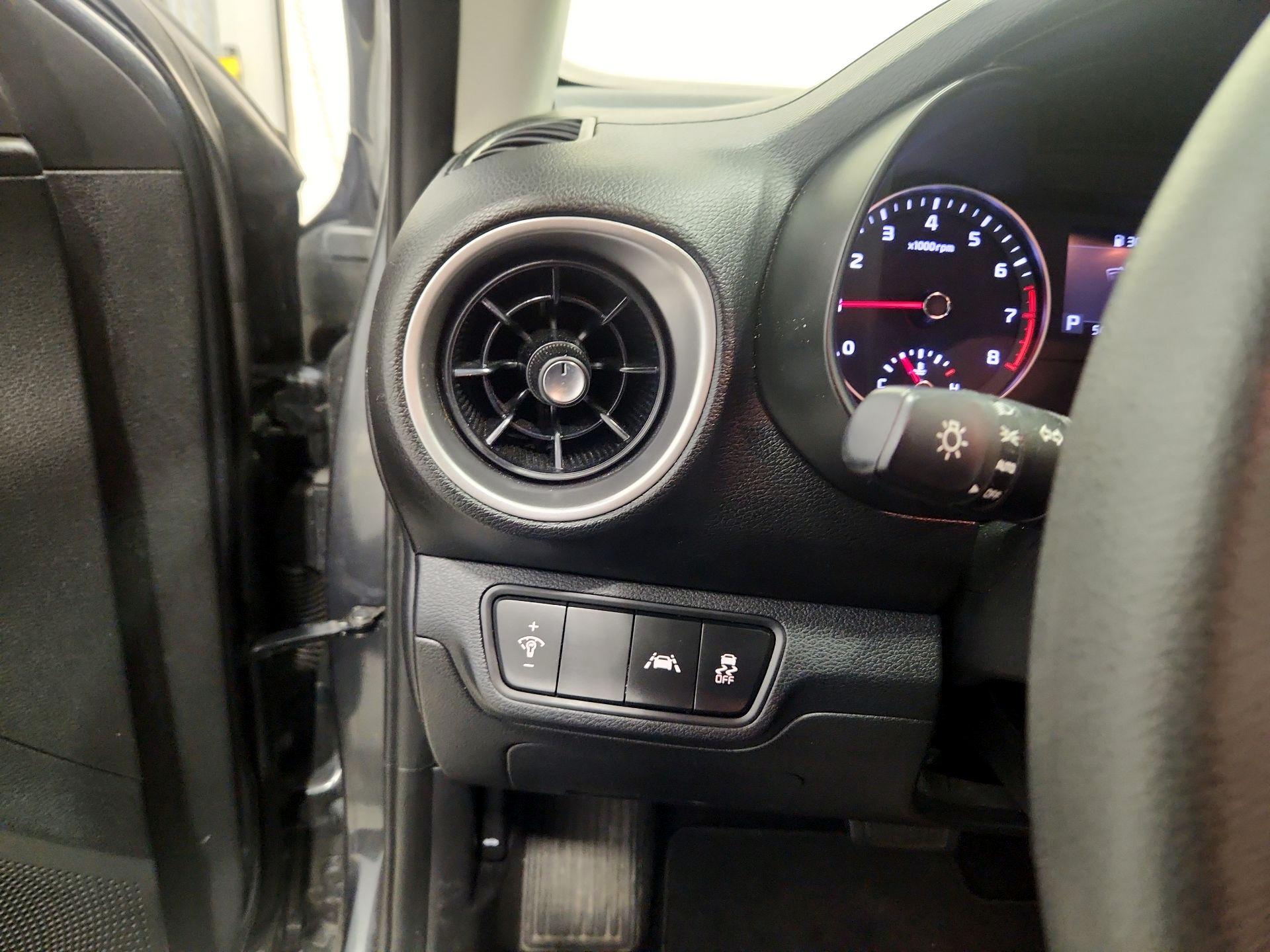 Thumbnail: 2021 Kia Forte - 13